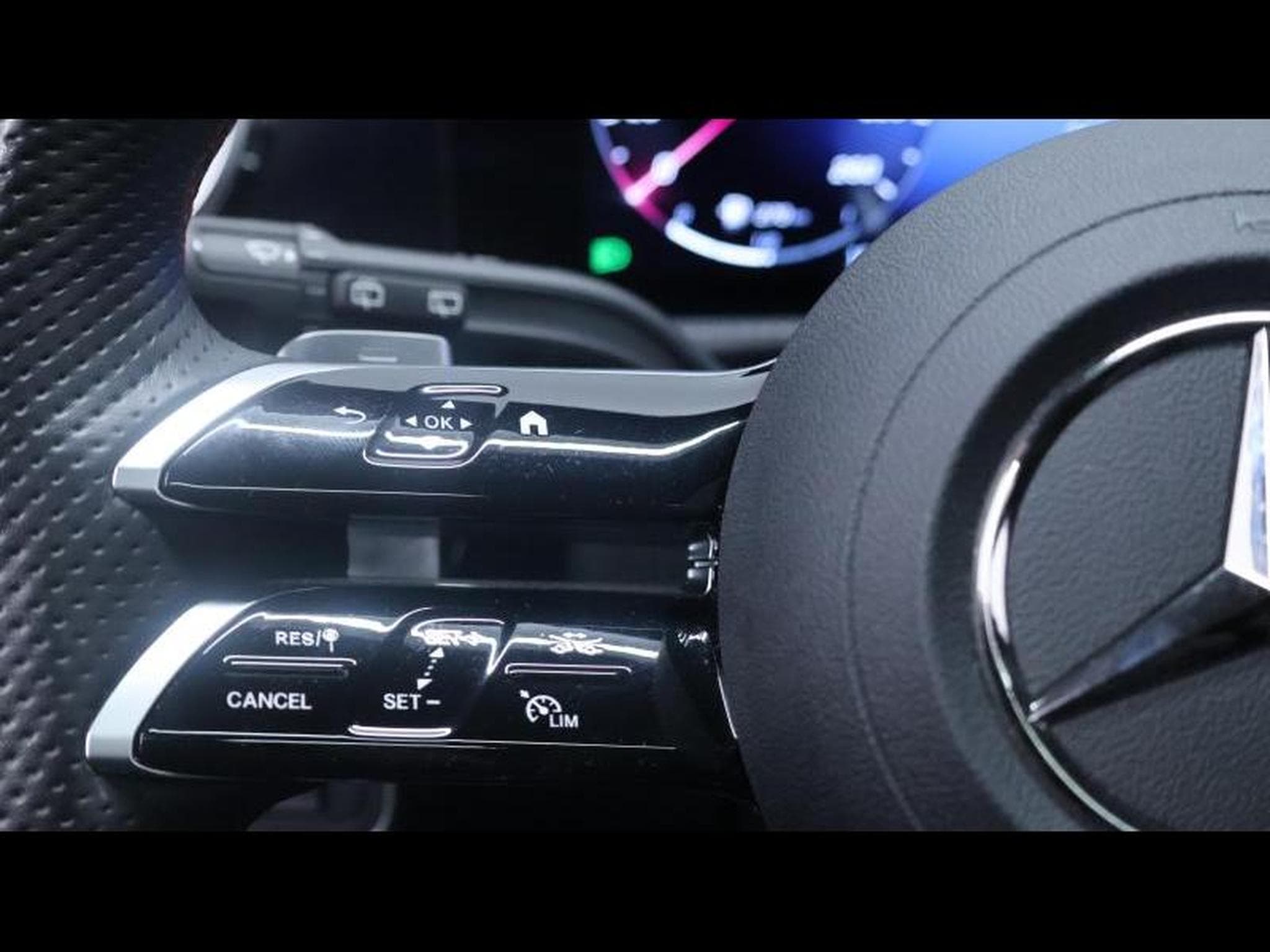 Mercedes A 180 7G-DCT AMG Line (2024) - Photo 24
