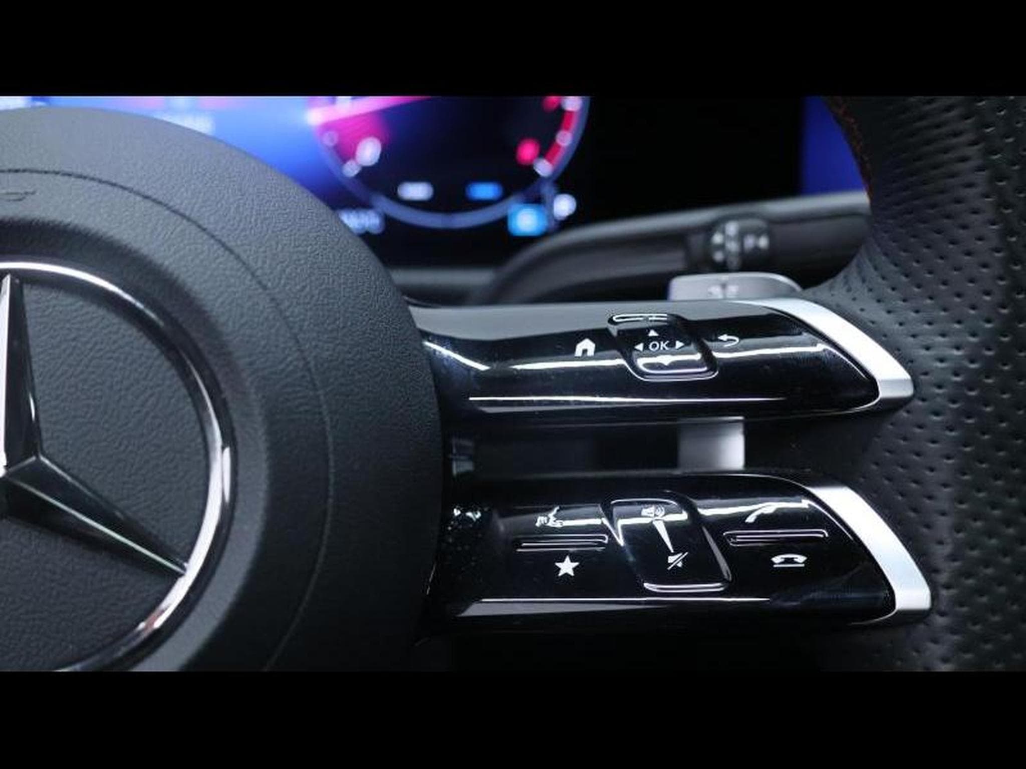 Mercedes A 180 7G-DCT AMG Line (2024) - Photo 25