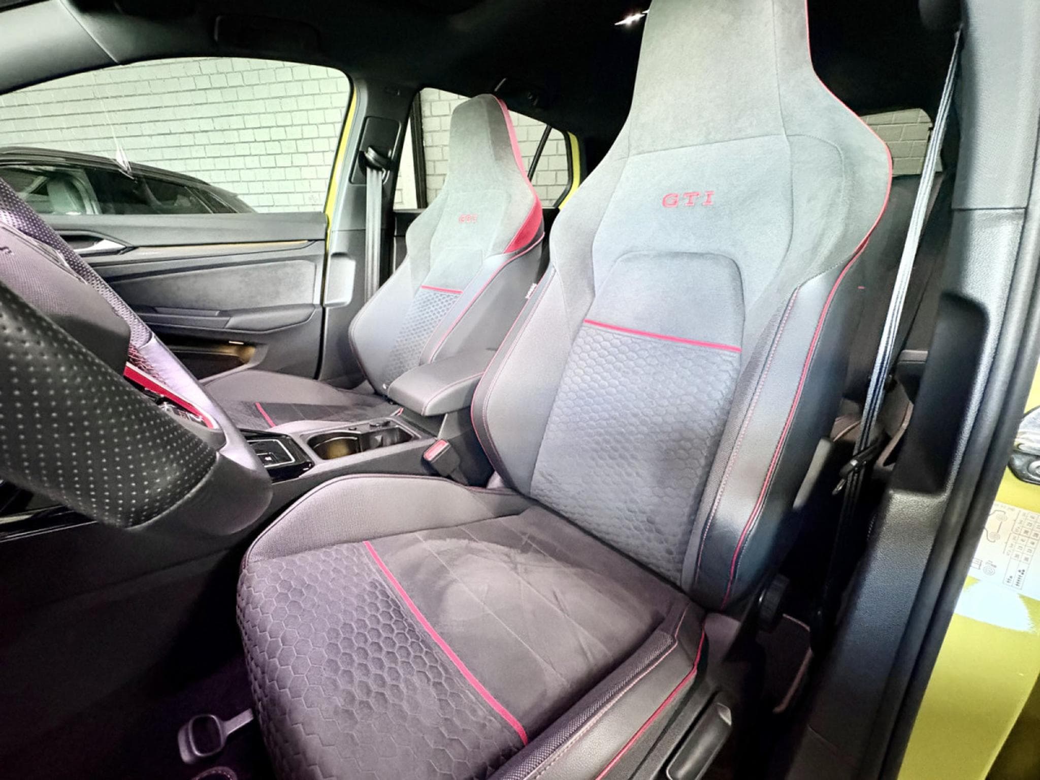 VW Golf GTI Clubsport 2.0 TSI 300 CV DSG7 * DCC *PANO*MATRIX* *HARMA (2024) - Photo 7