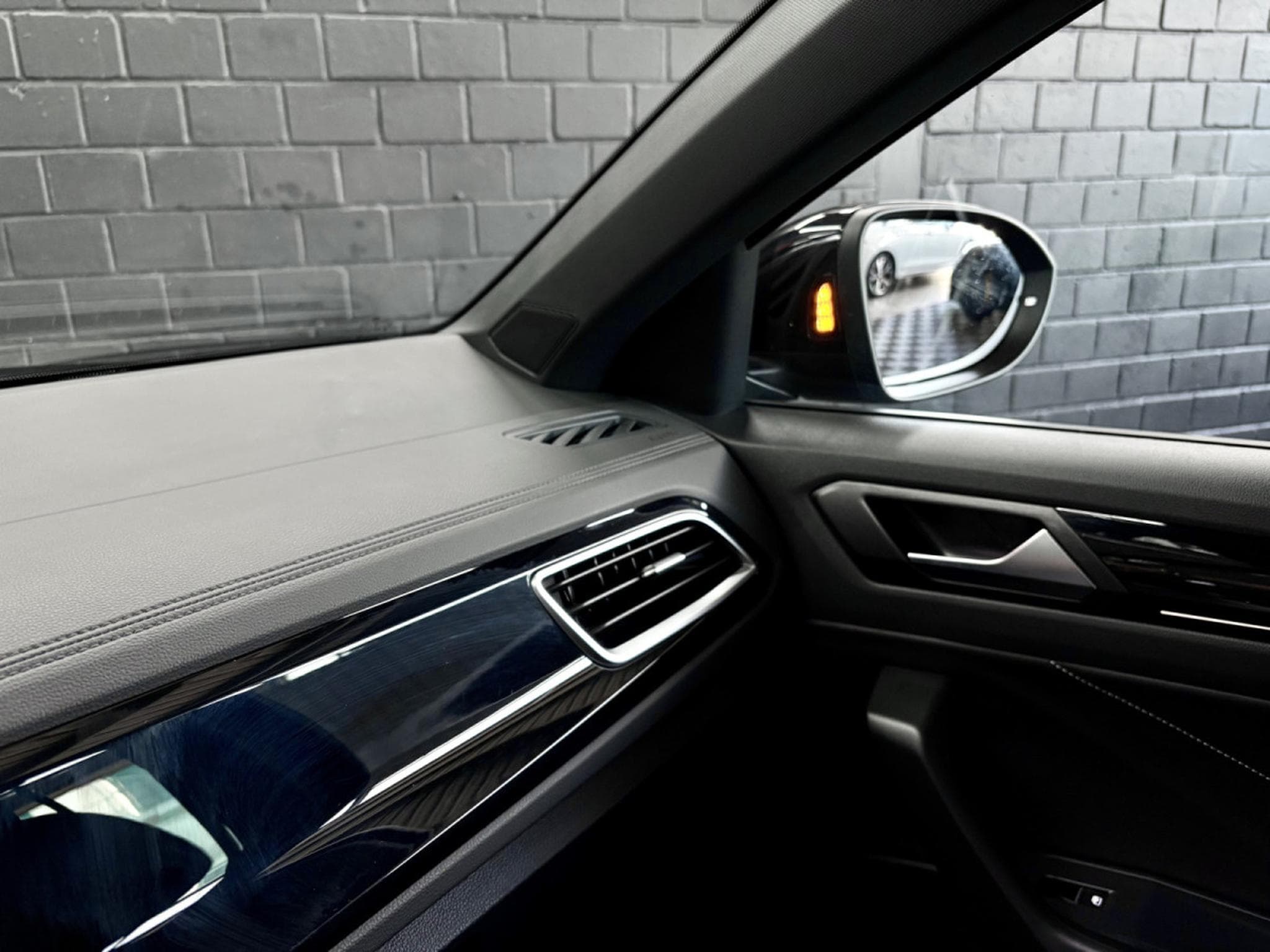 VW T-Roc R-Line Edition 1.5 TSI 150 CV DSG7 *ACC* CAM * HAYON * (2025) - Photo 20