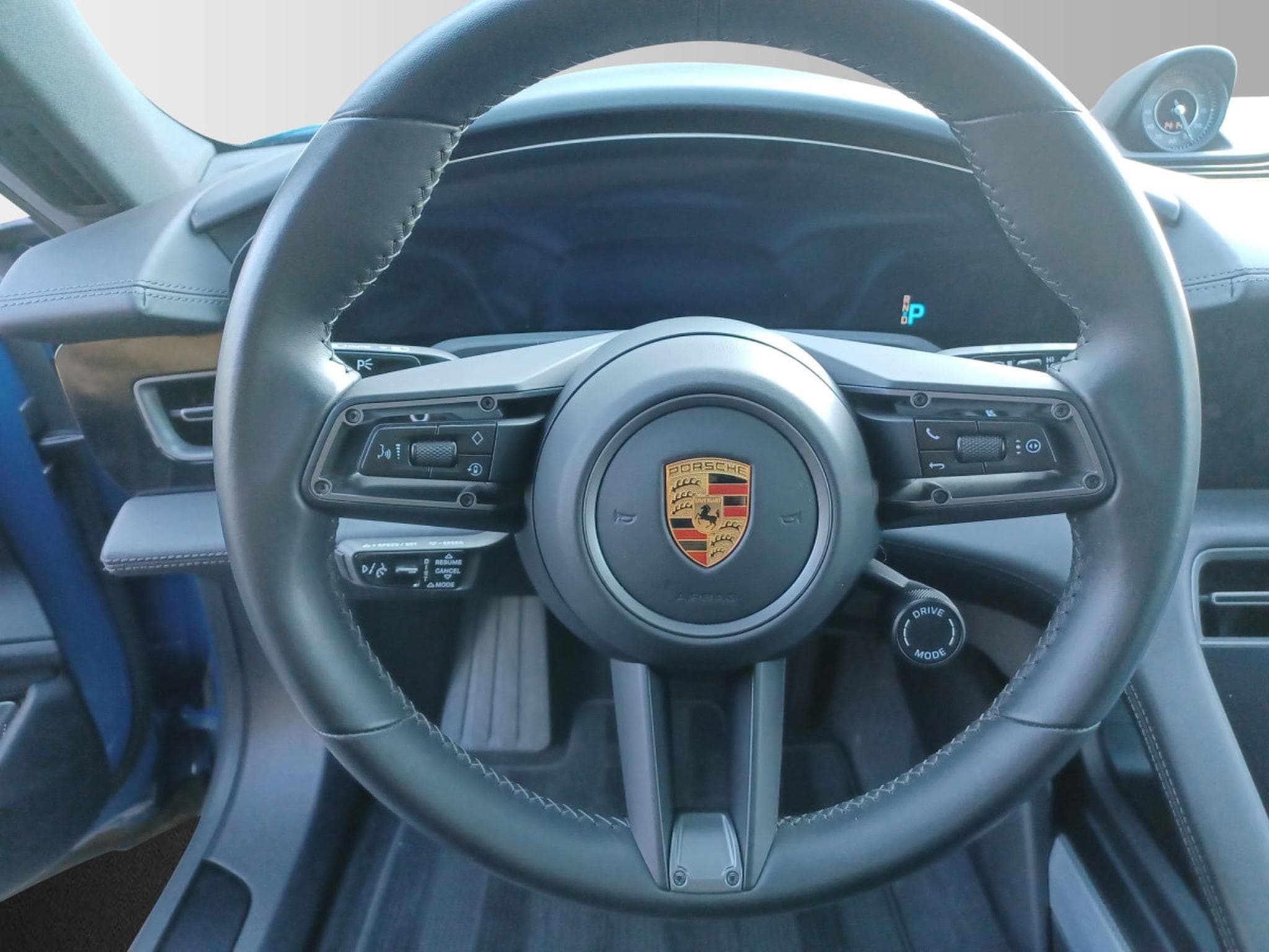 Porsche Taycan 4S Cross Turismo (2023) - Photo 11
