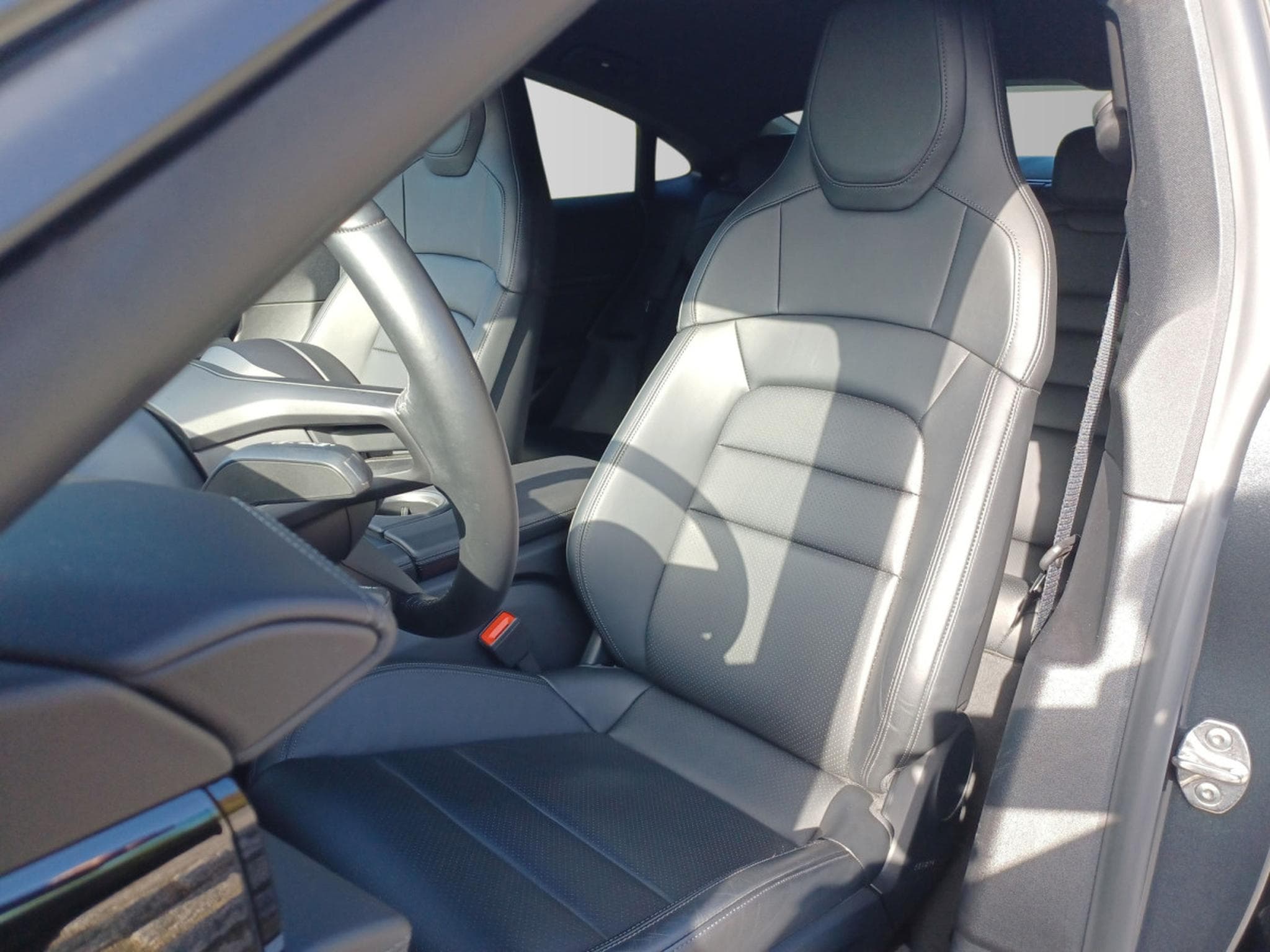 Porsche Taycan II (2026) - Photo 9