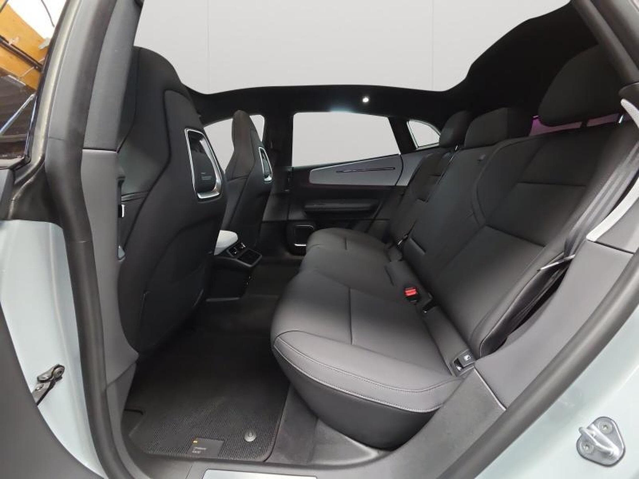 Polestar 4 Long Range Single Motor MY25 (2025) - Photo 10