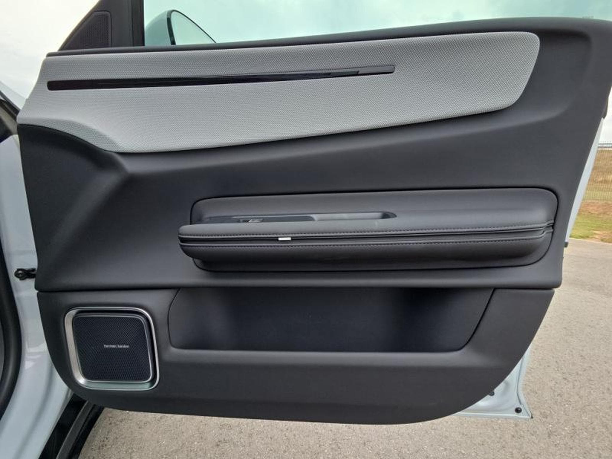 Polestar 4 Long Range Single Motor MY25 (2025) - Photo 17