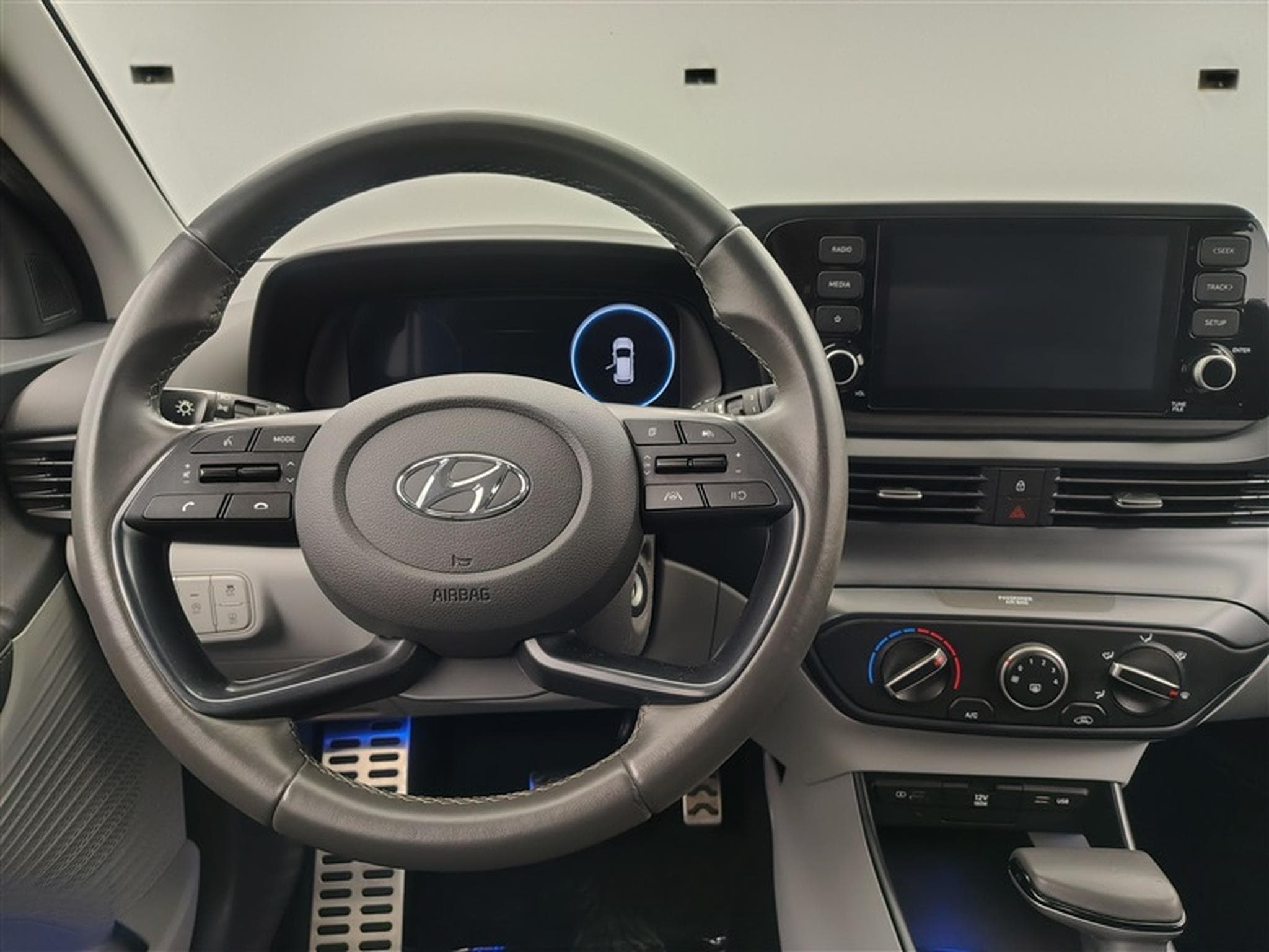 Hyundai Bayon 1.0 T-GDi MHEV DCT-7 100Cv Intuitive CARPLAY / CLIM (2024) - Foto 9