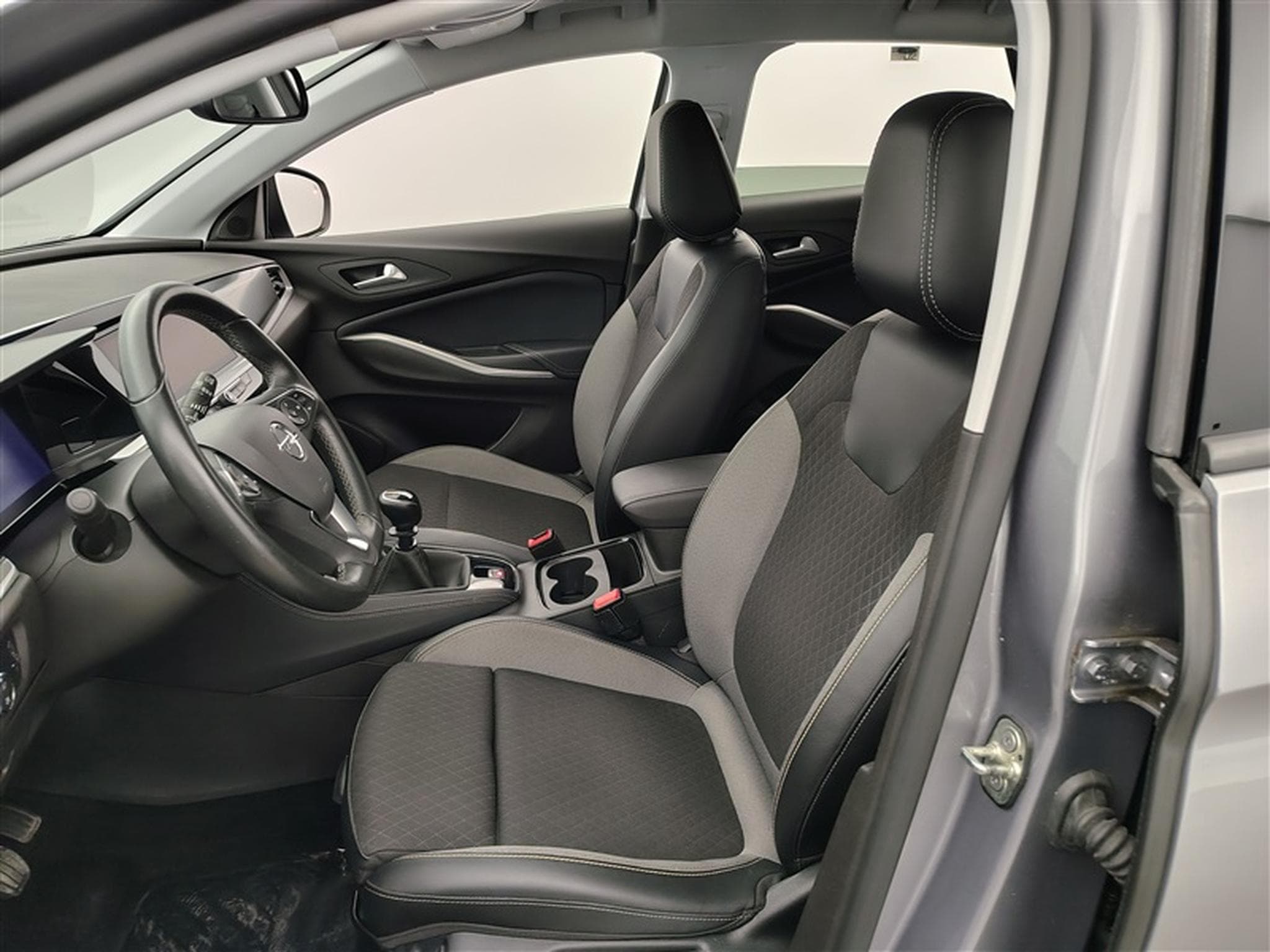 Opel Grandland 1.2 Turbo ECOTEC Business Elegance S&S (2022) - Foto 7