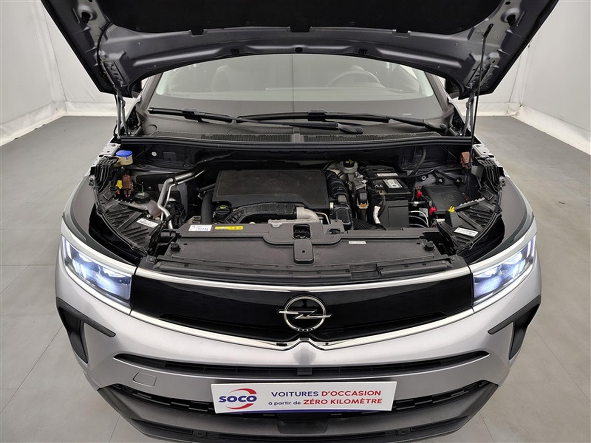 Opel Grandland 1.2 Turbo ECOTEC Business Elegance S&S (2022) - Foto 19