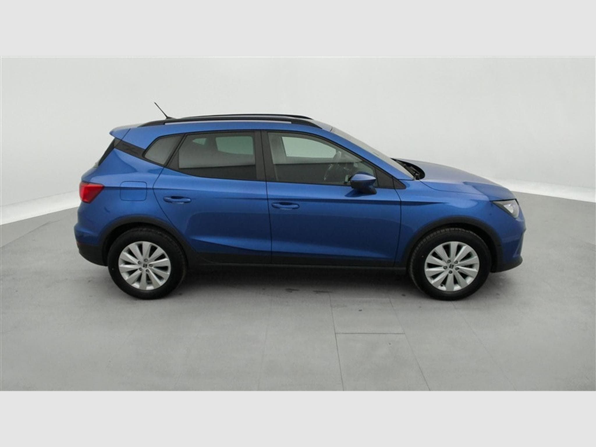 Seat Arona 1.0 TSI Style°NAV°CARPLAY°CAM°FULL LED°PDC AV-AR°JA16 (2022) - Foto 23