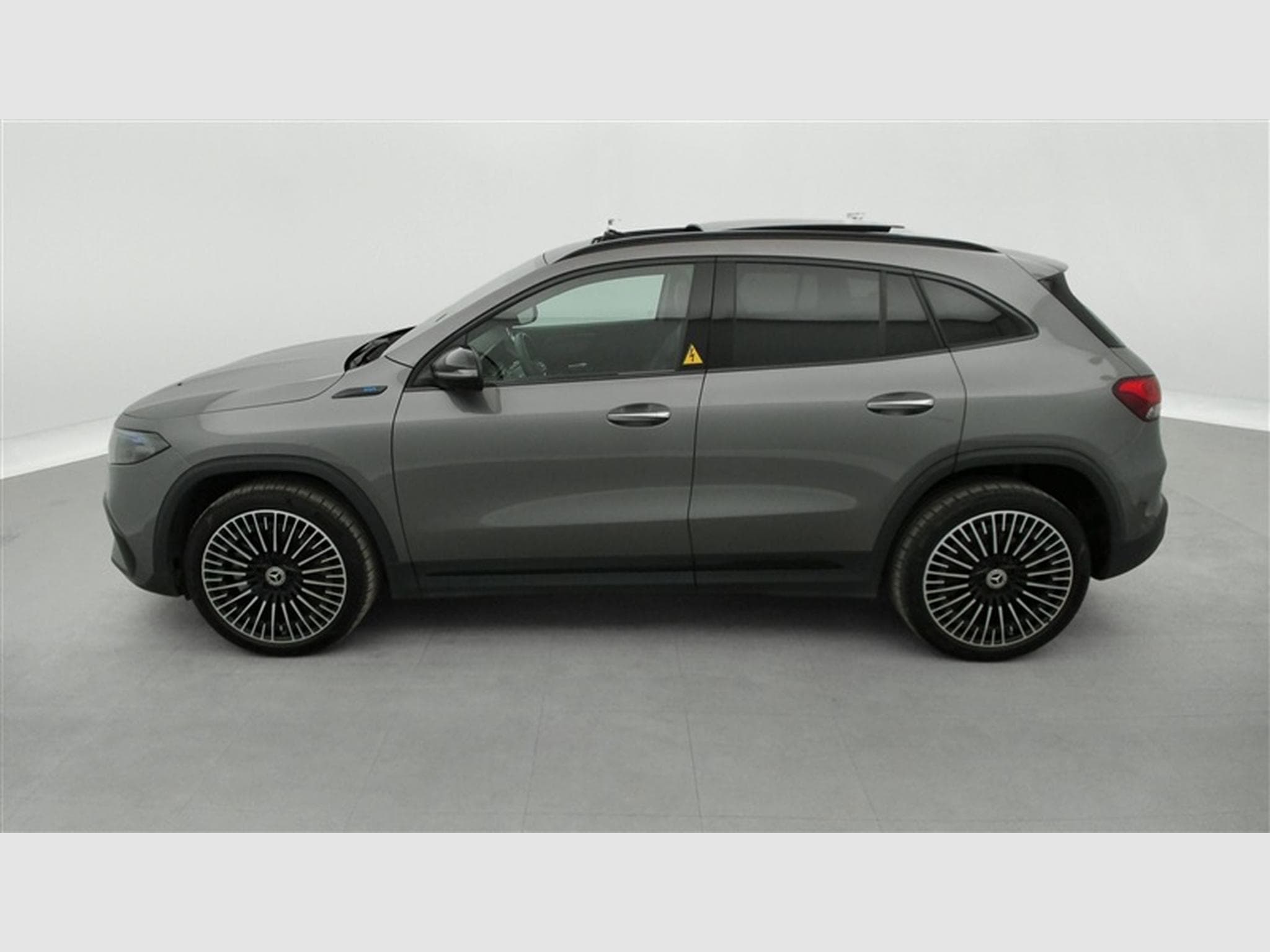 Mercedes EQA EQA 66.5 kWh 250 AMG NAVI / FULL LED / PANO / CAMERA 360° (2022) - Photo 3