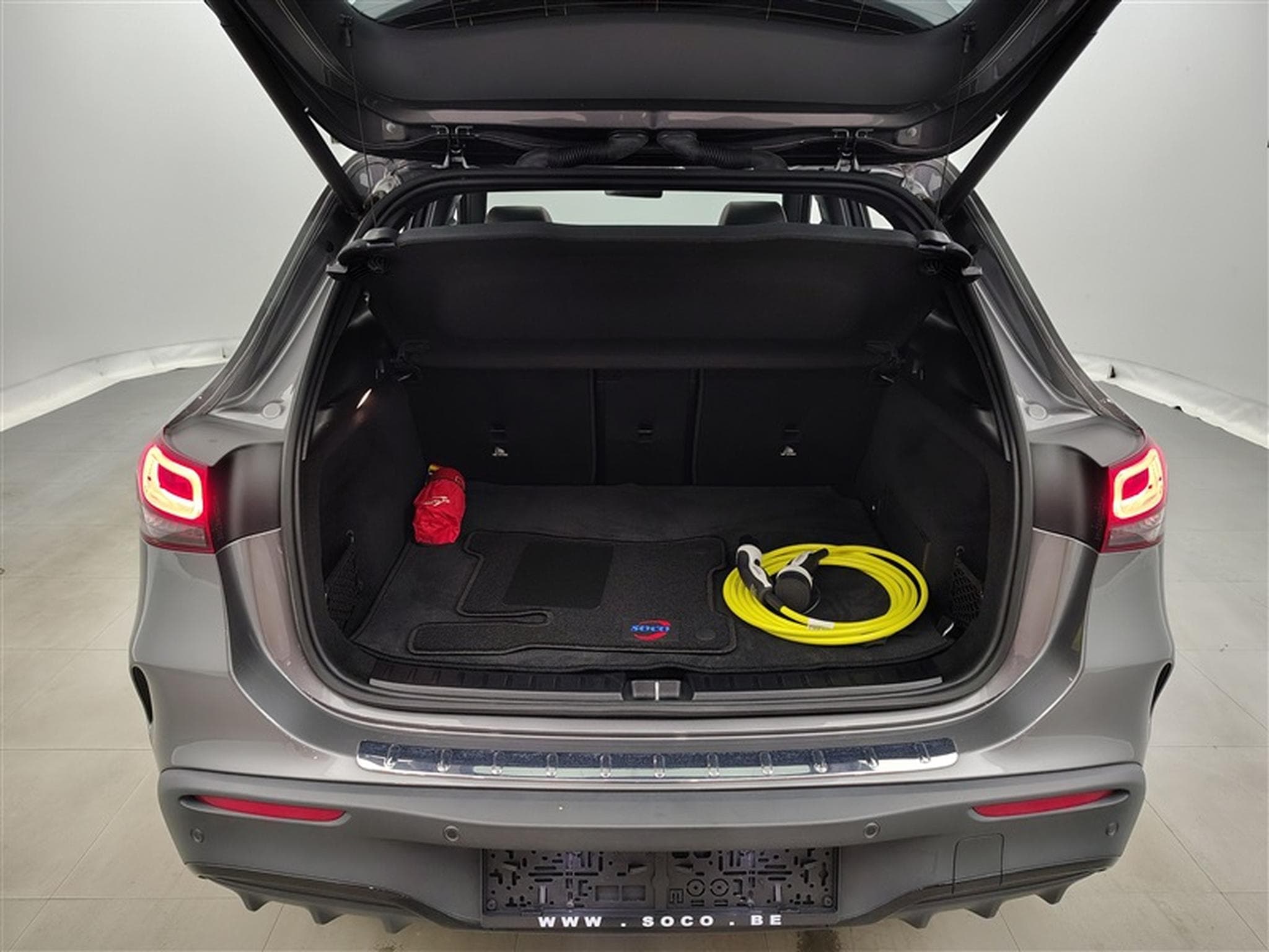 Mercedes EQA EQA 66.5 kWh 250 AMG NAVI / FULL LED / PANO / CAMERA 360° (2022) - Photo 14