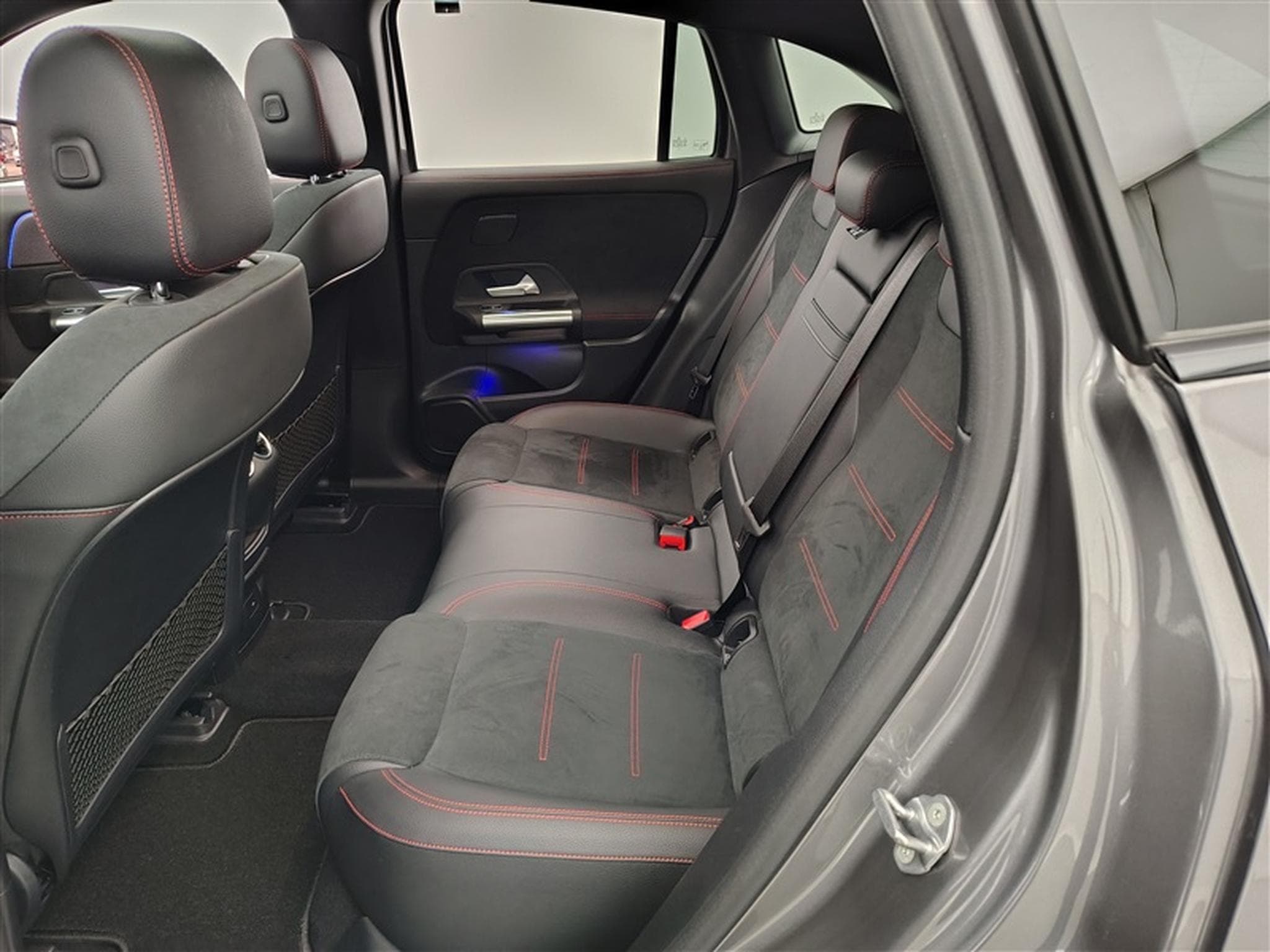 Mercedes EQA EQA 66.5 kWh 250 AMG NAVI / FULL LED / PANO / CAMERA 360° (2022) - Photo 13