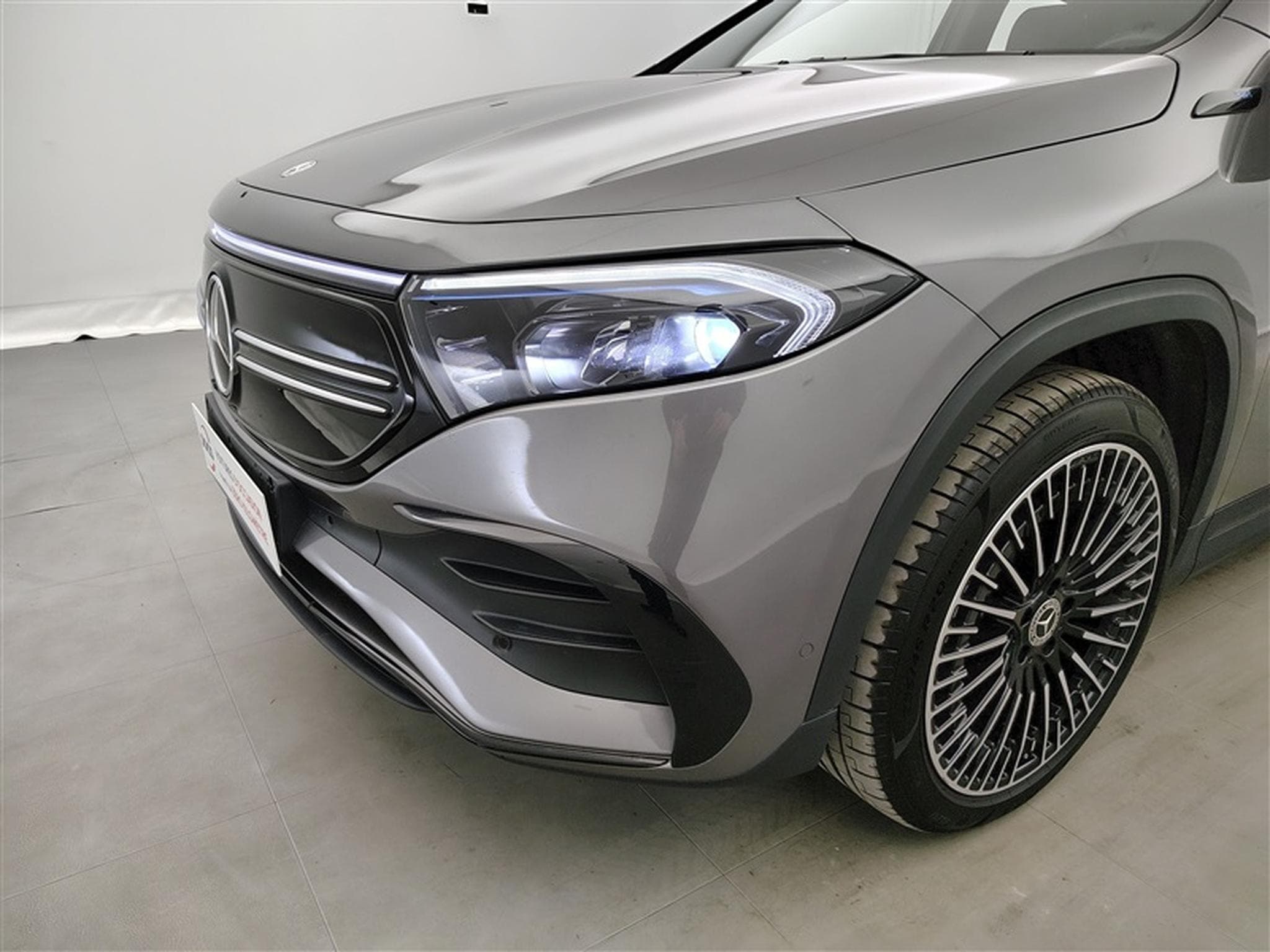 Mercedes EQA EQA 66.5 kWh 250 AMG NAVI / FULL LED / PANO / CAMERA 360° (2022) - Photo 15