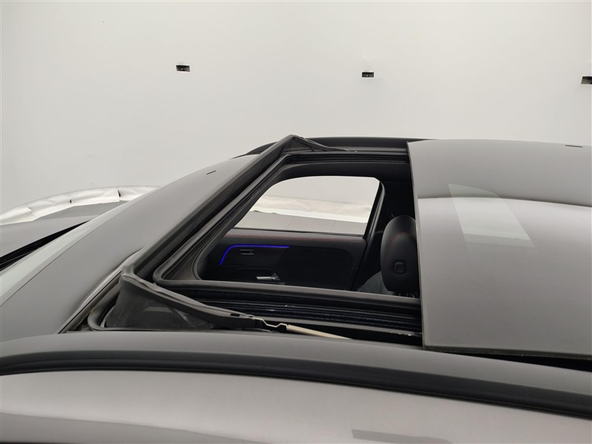 Mercedes EQA EQA 66.5 kWh 250 AMG NAVI / FULL LED / PANO / CAMERA 360° (2022) - Photo 19