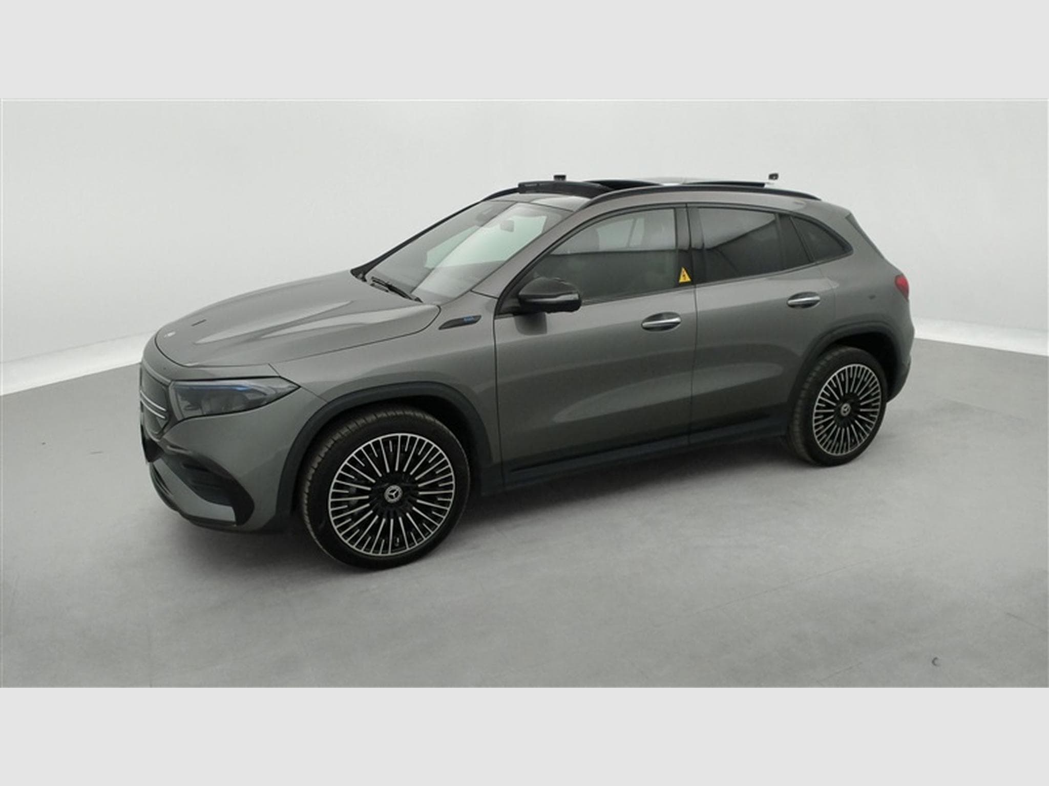 Mercedes EQA EQA 66.5 kWh 250 AMG NAVI / FULL LED / PANO / CAMERA 360° (2022) - Photo 22