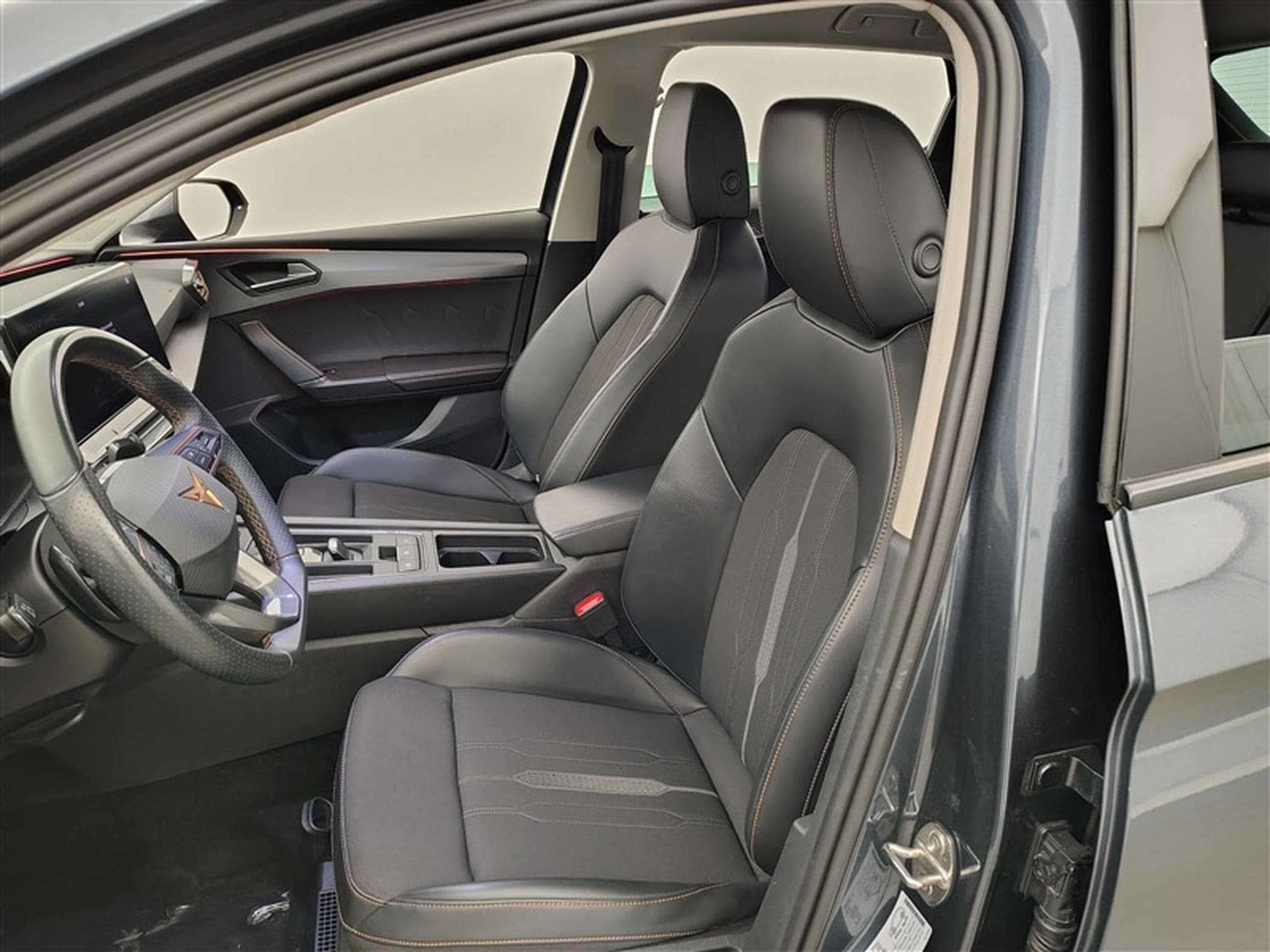 Cupra Leon 1.5 eTSI 150Cv DSG V S-CUIR / NAVI (2023) - Photo 7