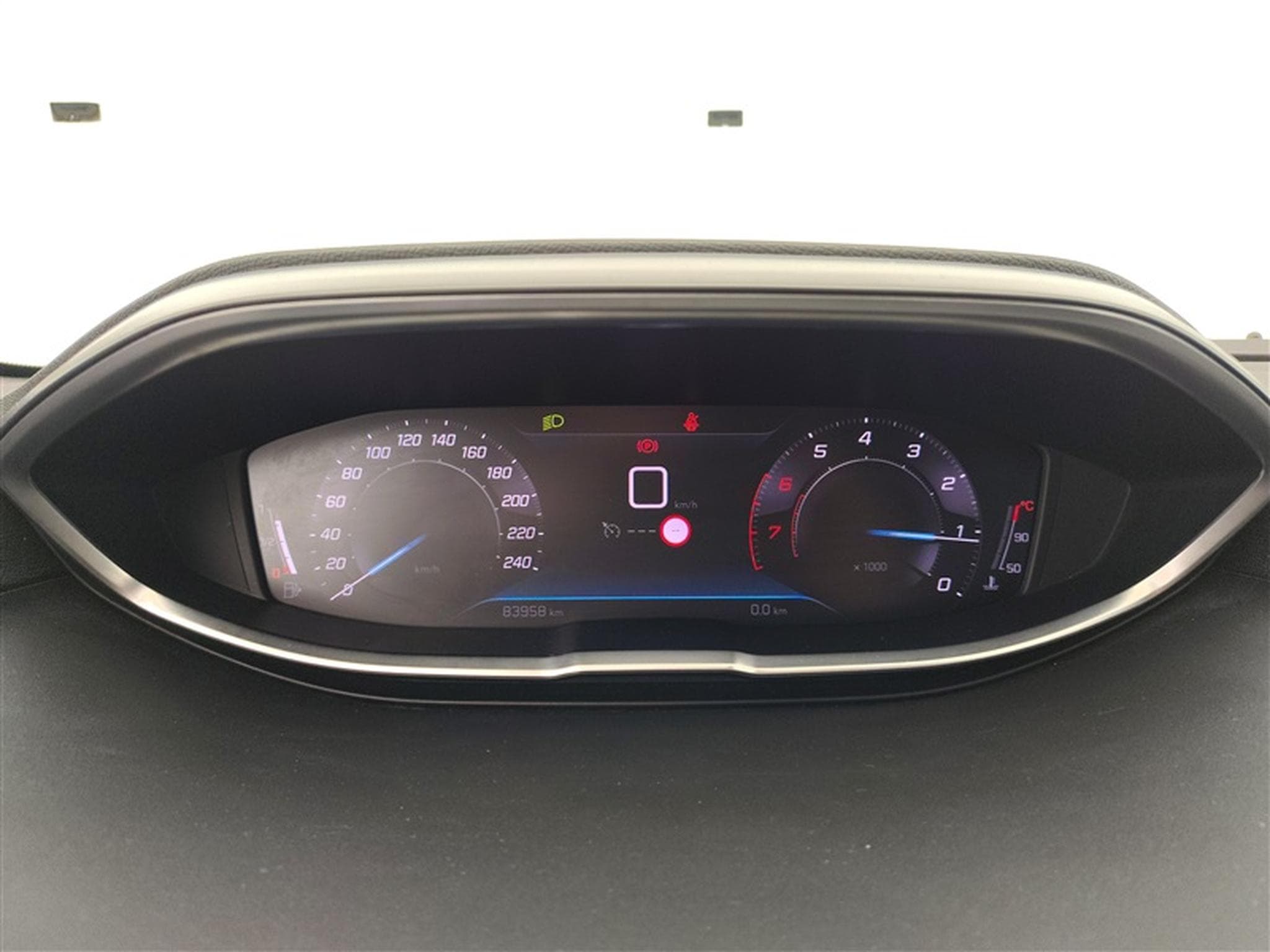 Peugeot 5008 1.2 PureTech 130Cv Allure Pack 7PL/ S-CUIR / NAVI / FULL LED (2024) - Photo 10