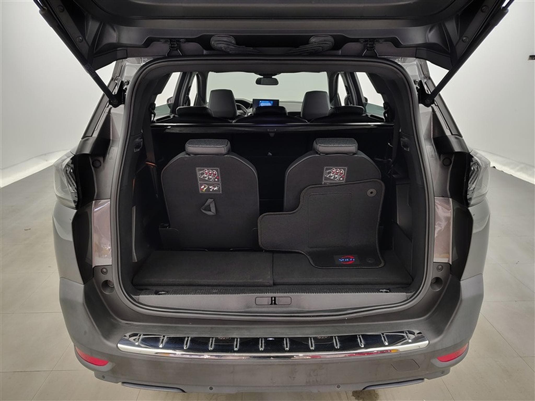 Peugeot 5008 1.2 PureTech 130Cv Allure Pack 7PL/ S-CUIR / NAVI / FULL LED (2024) - Photo 14
