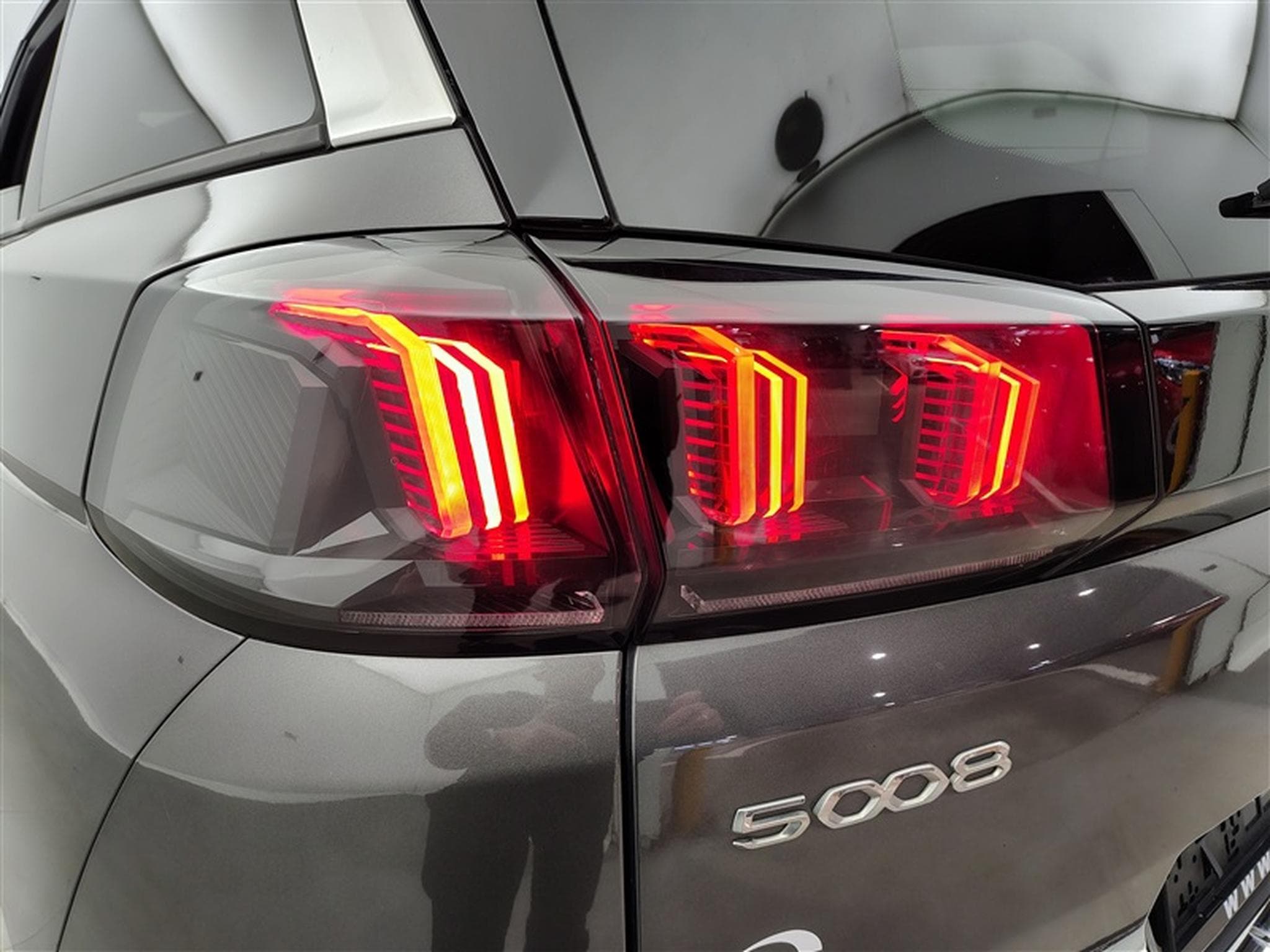 Peugeot 5008 1.2 PureTech 130Cv Allure Pack 7PL/ S-CUIR / NAVI / FULL LED (2024) - Photo 16