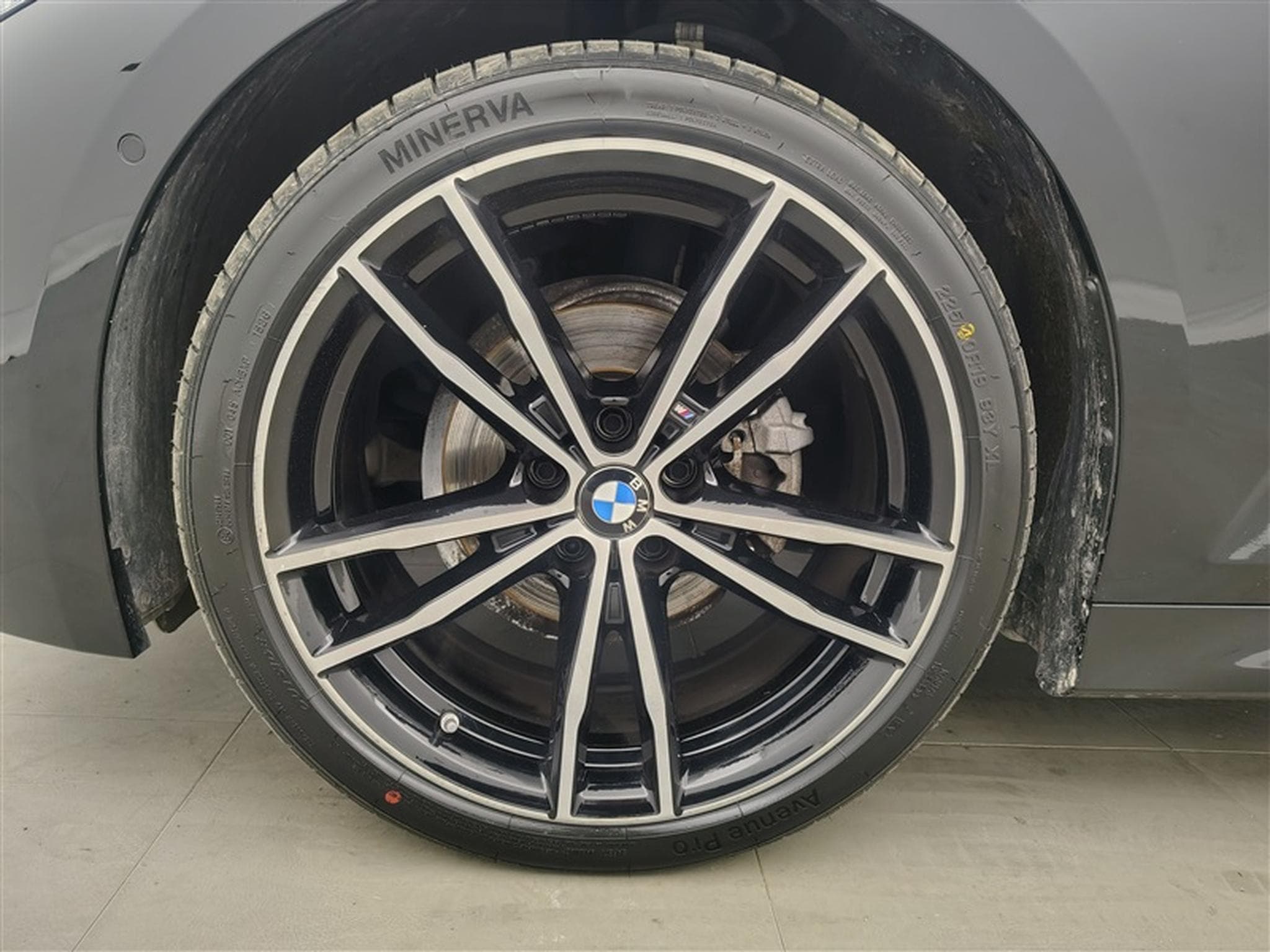 BMW 318 iA Pack M  Navi / Led / PDC+Caméra / Pano (2024) - Photo 6
