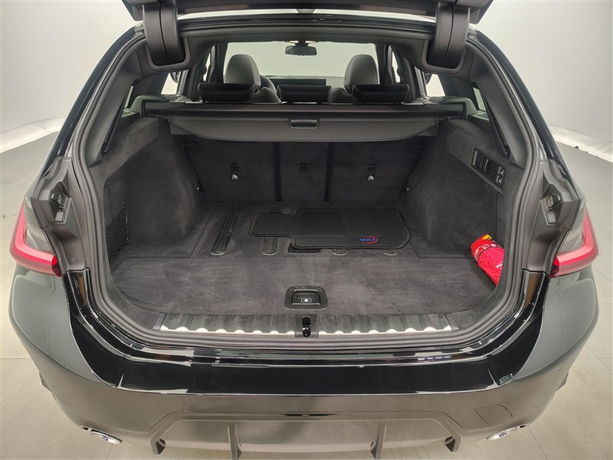 BMW 318 iA Pack M  Navi / Led / PDC+Caméra / Pano (2024) - Photo 14