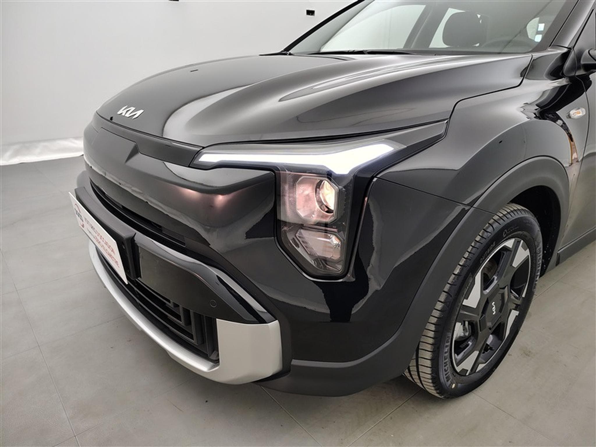 Kia Stonic 1.0 T-GDi DCT LX NAVI / FULL LED / CAMERA / JA 16" (2026) - Photo 15