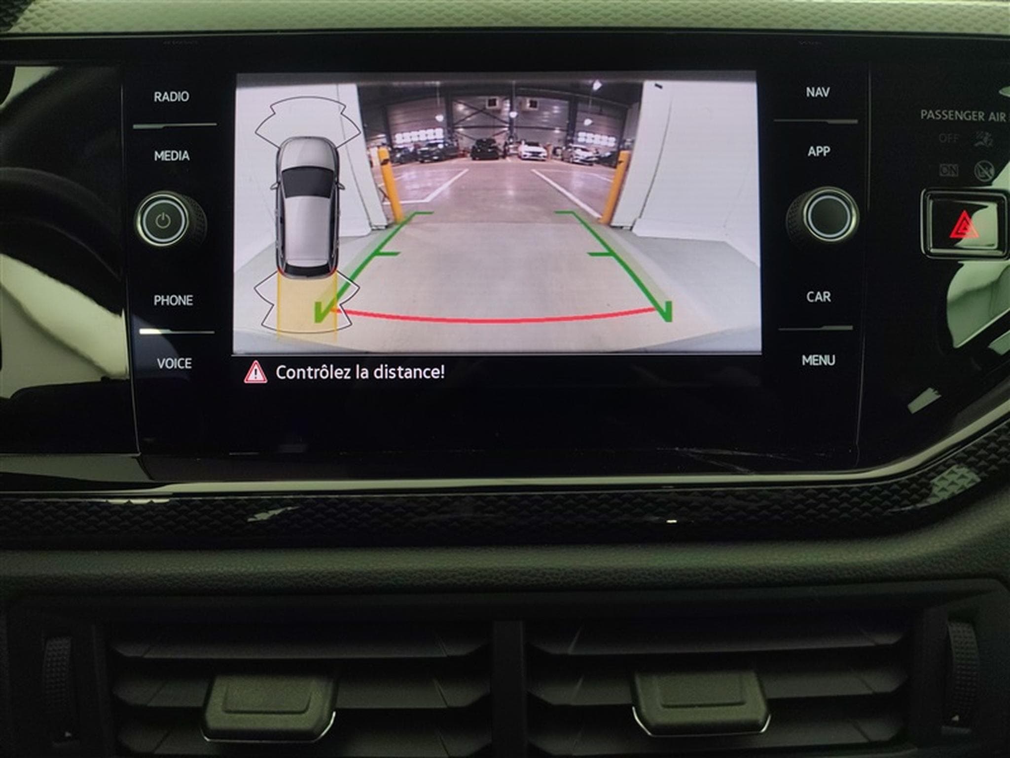 VW Polo 1.0 TSI 95Cv DSG CARPLAY / FULL LED / PDC AV-AR (2024) - Photo 18