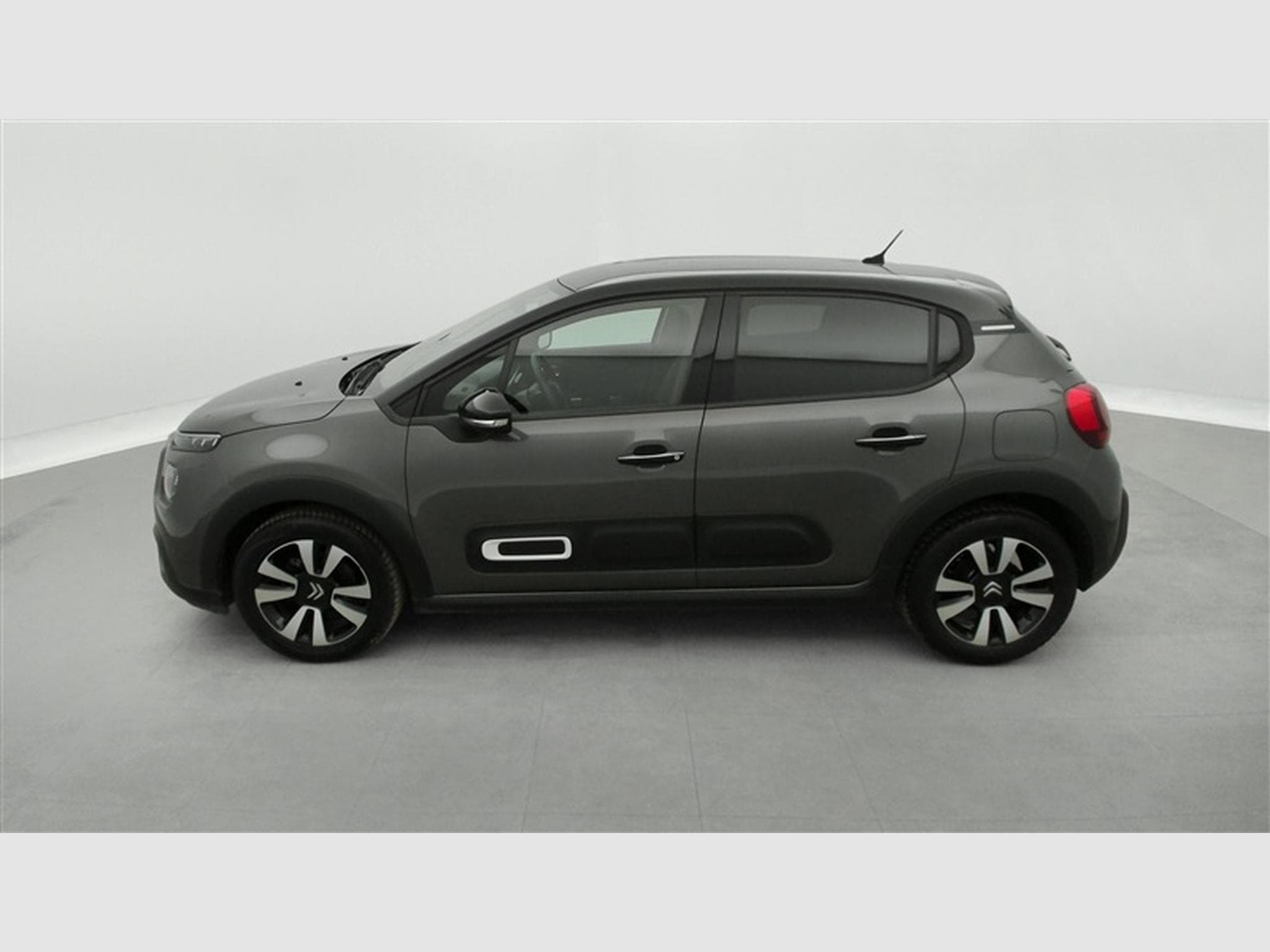 Citroen C3 1.2i PureTech Shine CARPLAY / FULL LED / JA 16" (2023) - Photo 3