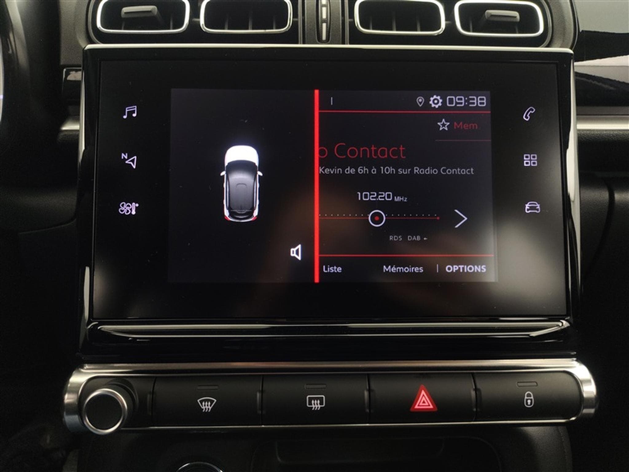 Citroen C3 1.2i PureTech Shine CARPLAY / FULL LED / JA 16" (2023) - Photo 17