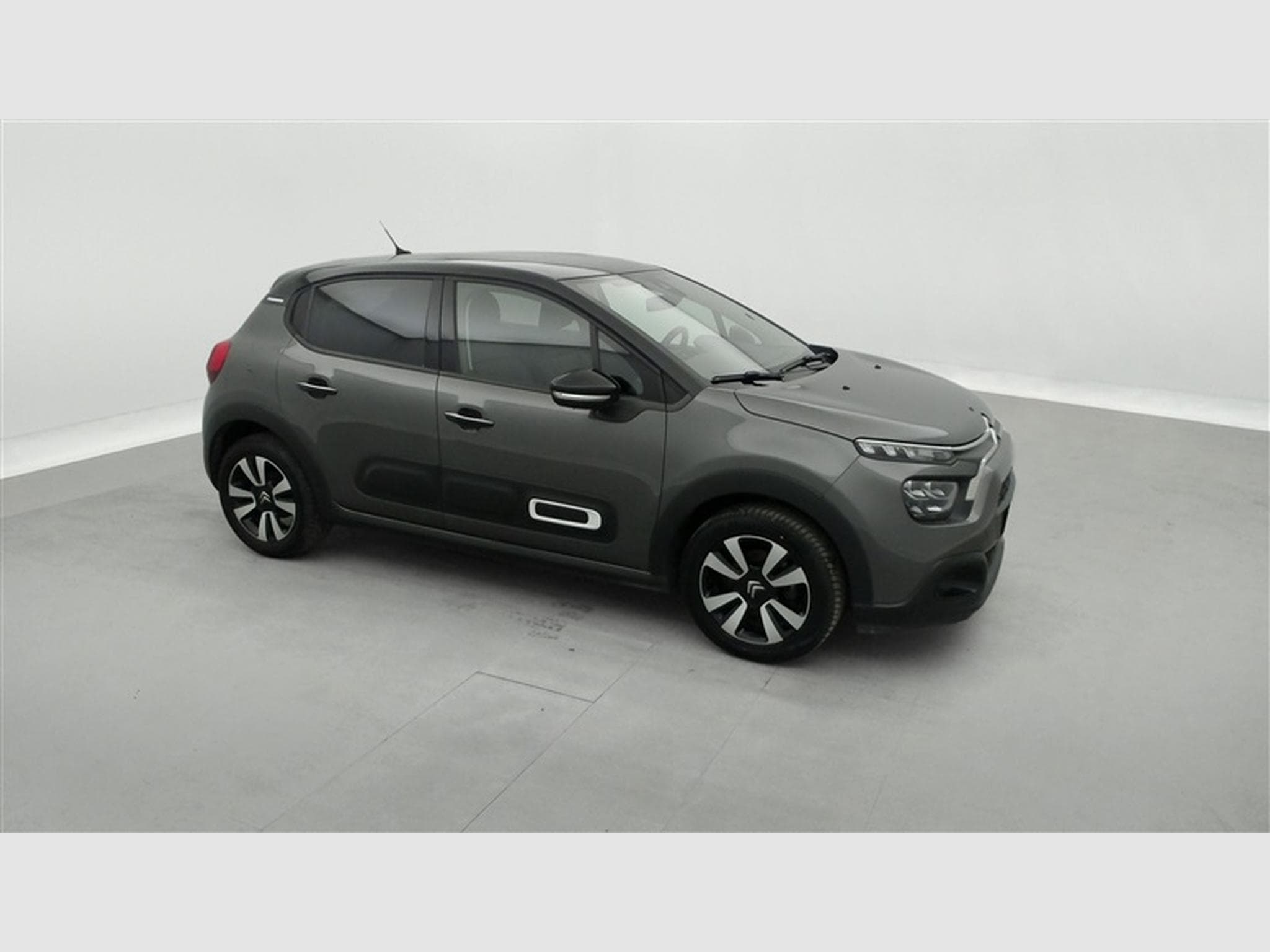 Citroen C3 1.2i PureTech Shine CARPLAY / FULL LED / JA 16" (2023) - Photo 21
