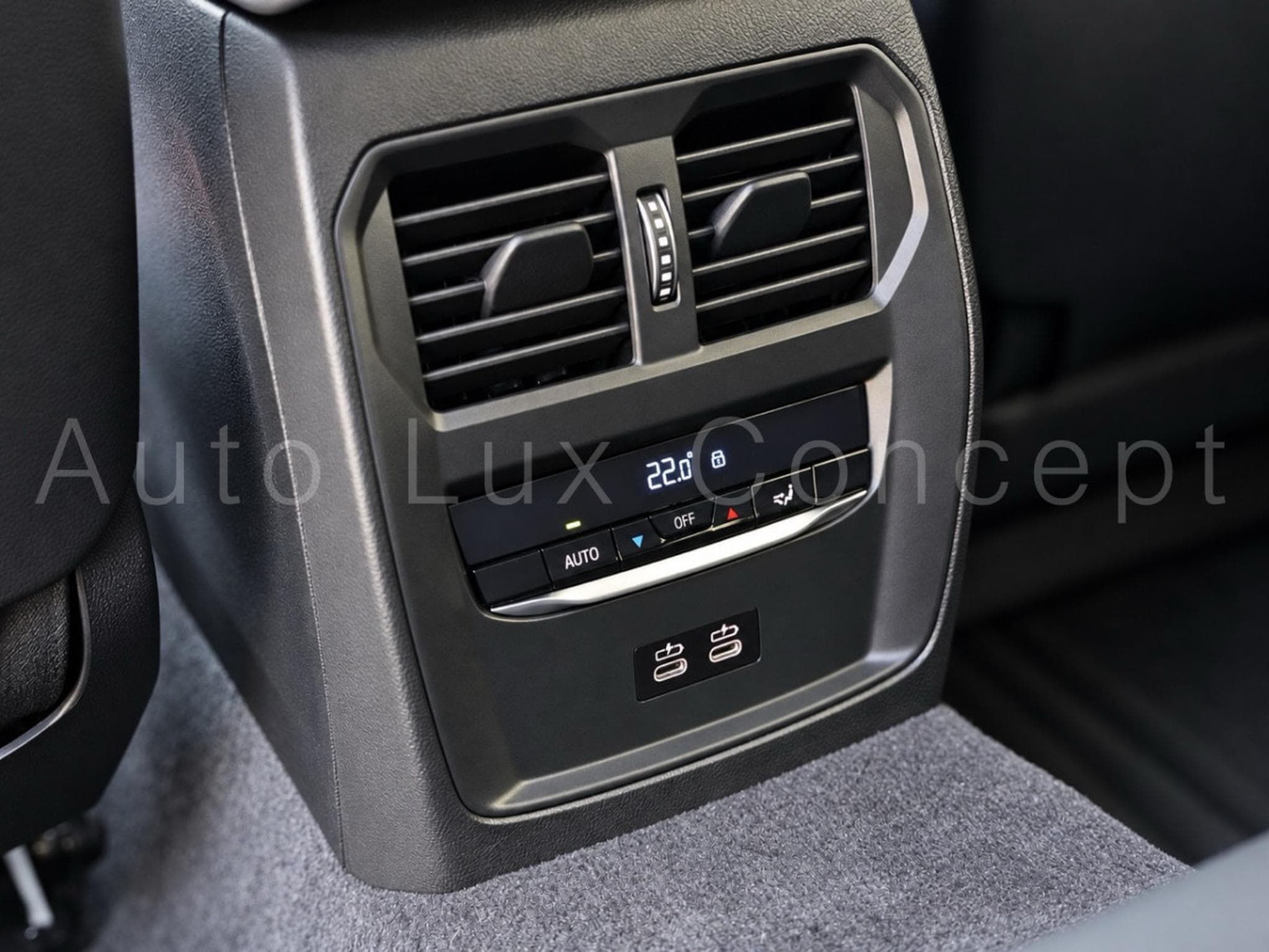 BMW M3 Competition M xDrive Touring (2026) - Foto 24