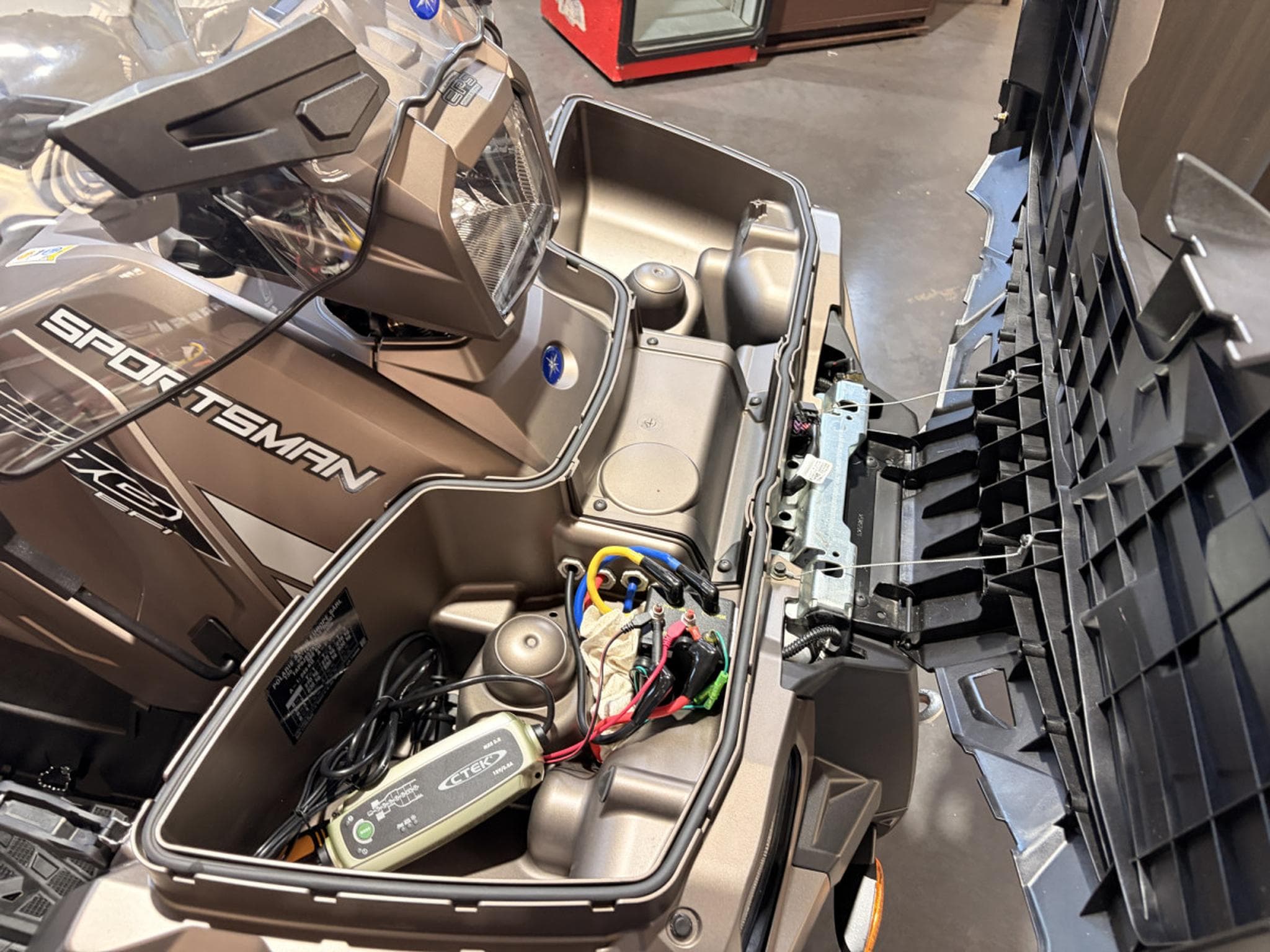 Polaris Sportsman 570 EFI AWD (2021) - Foto 8