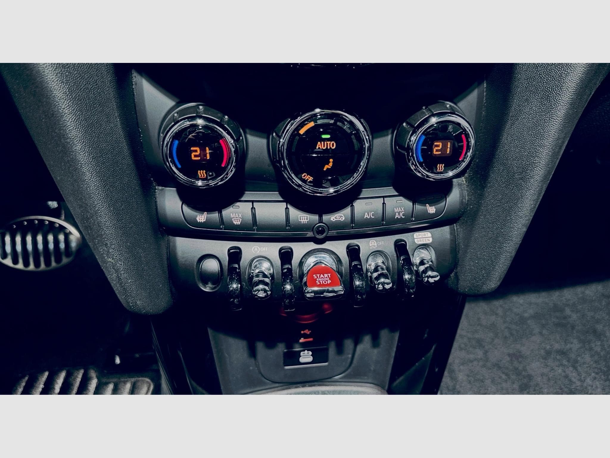 Mini Cooper OHN COOPER WORKS CABRIOLET STEPTRONIC (2023) - Photo 11