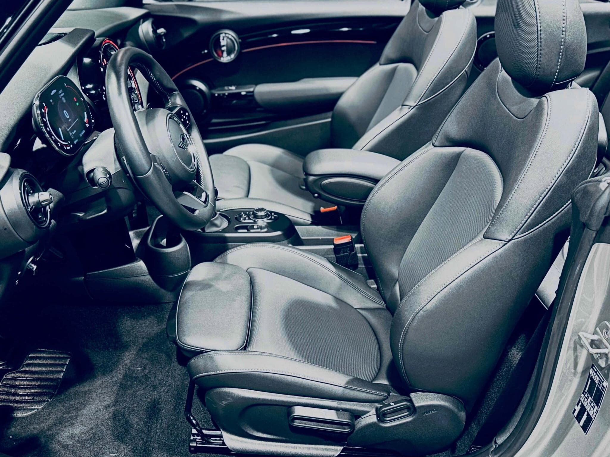 Mini Cooper OHN COOPER WORKS CABRIOLET STEPTRONIC (2023) - Photo 7