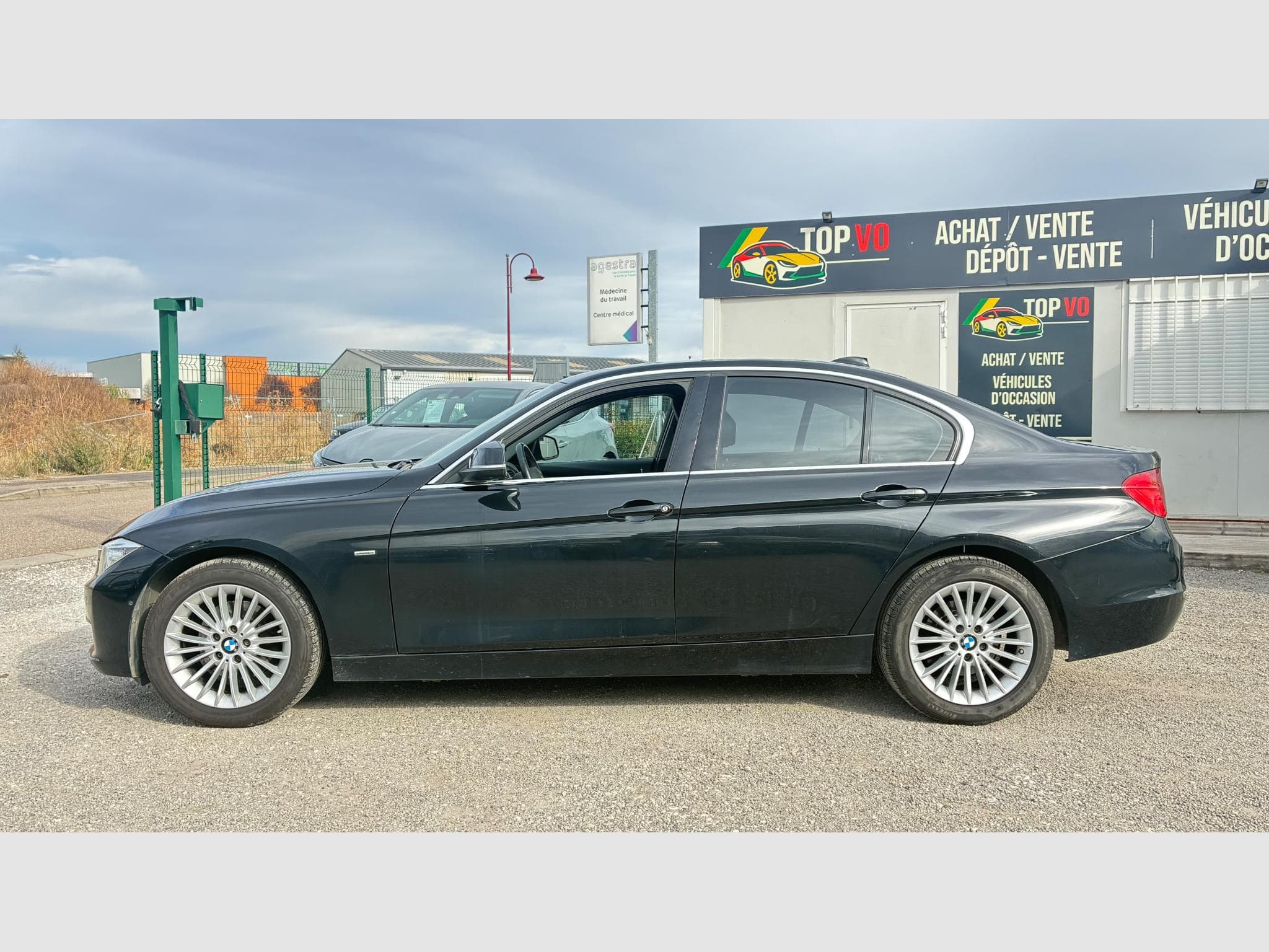 BMW 320 dA 184ch Luxury (2014) - Photo 8