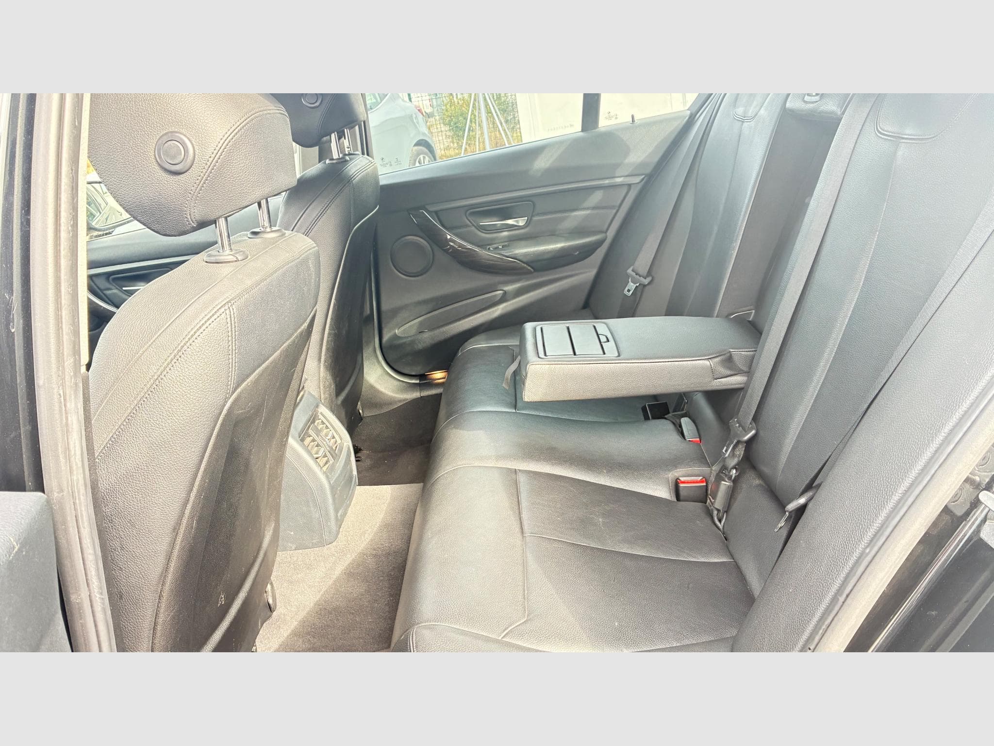 BMW 320 dA 184ch Luxury (2014) - Photo 10