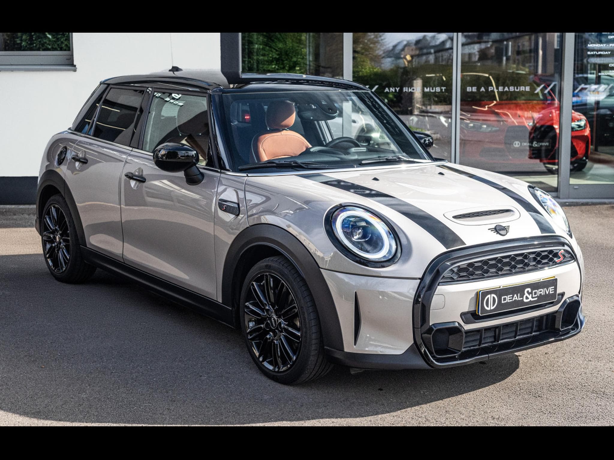 Mini Cooper S 5 PORTES AUTO - ROOFTOP GREY METALLIC (2023) - Photo 6