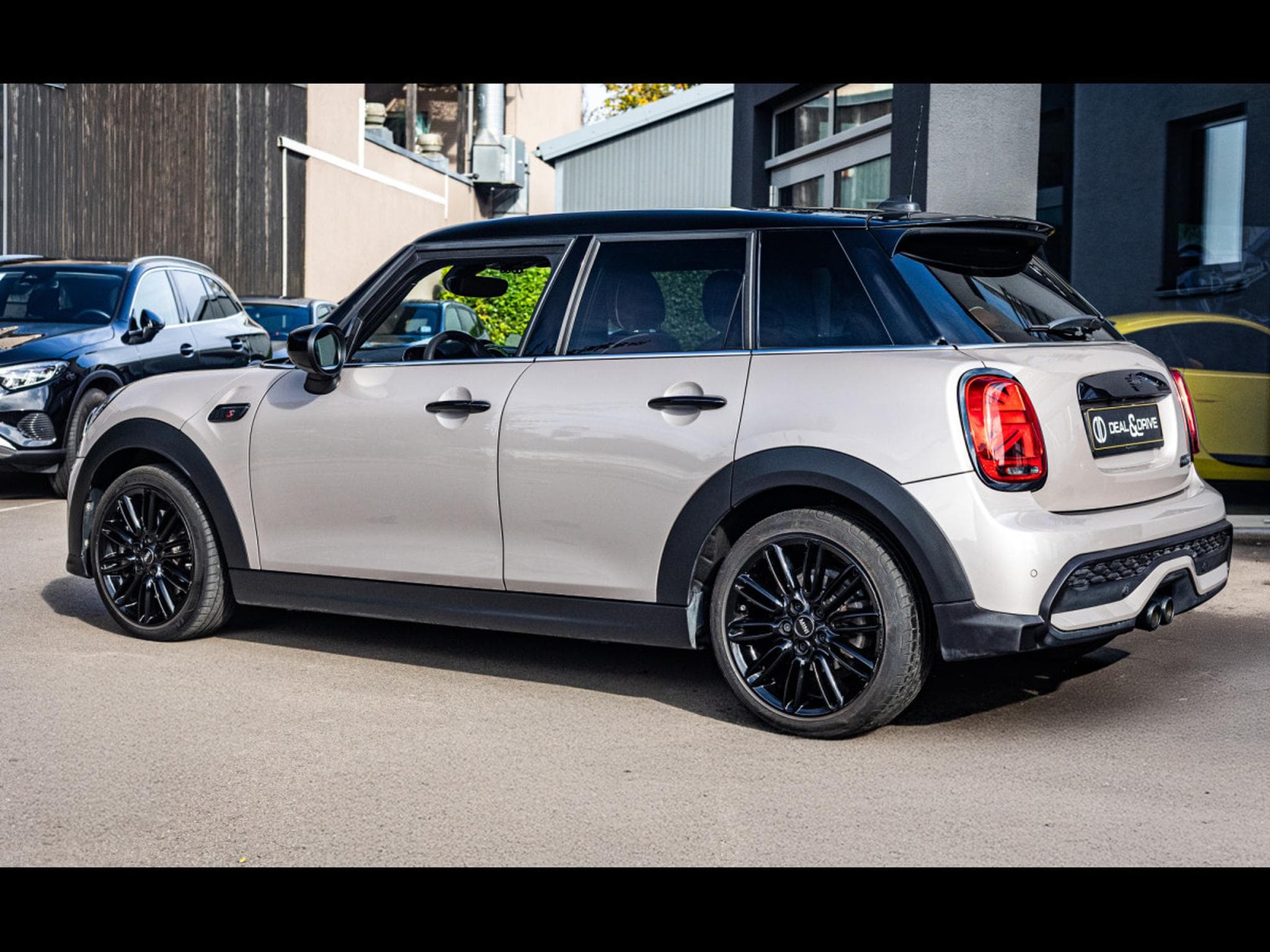Mini Cooper S 5 PORTES AUTO - ROOFTOP GREY METALLIC (2023) - Photo 3