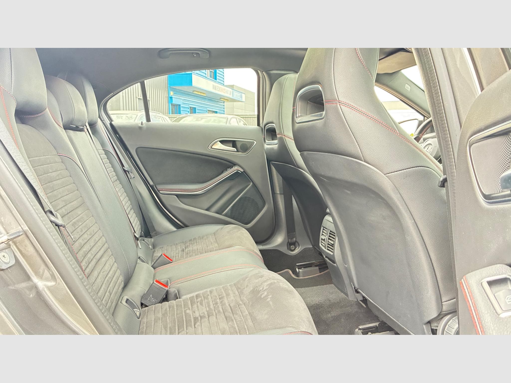 Mercedes A 200 Sport Édition 156 ch 7G-DCT (2018) - Photo 12