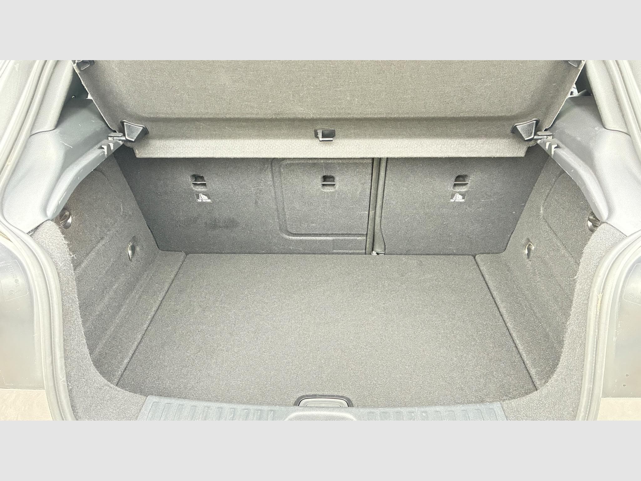 Mercedes A 200 Sport Édition 156 ch 7G-DCT (2018) - Photo 17