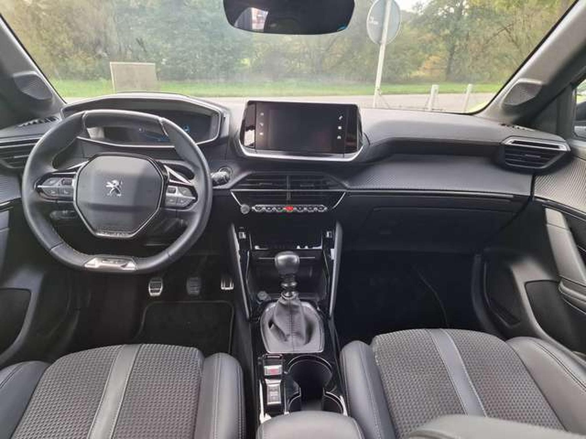 Peugeot 208 GT (2023) - Photo 7