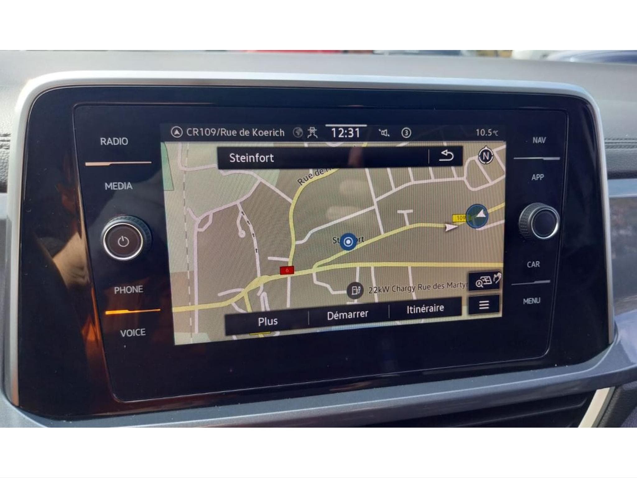 VW T-Roc 1.5 TSI 150CV DSG STYLE (2022) - Photo 13