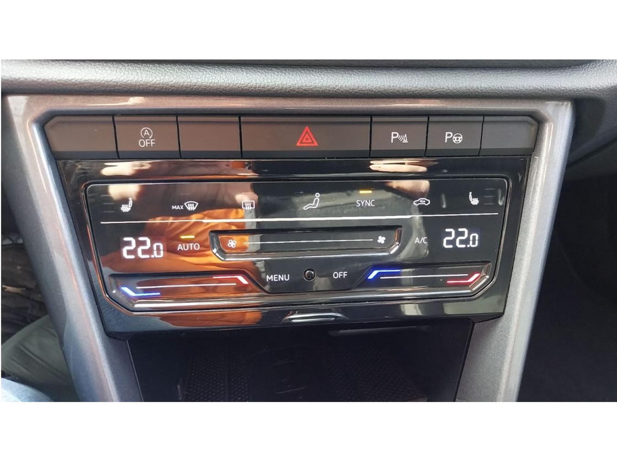 VW T-Roc 1.5 TSI 150CV DSG STYLE (2022) - Photo 19