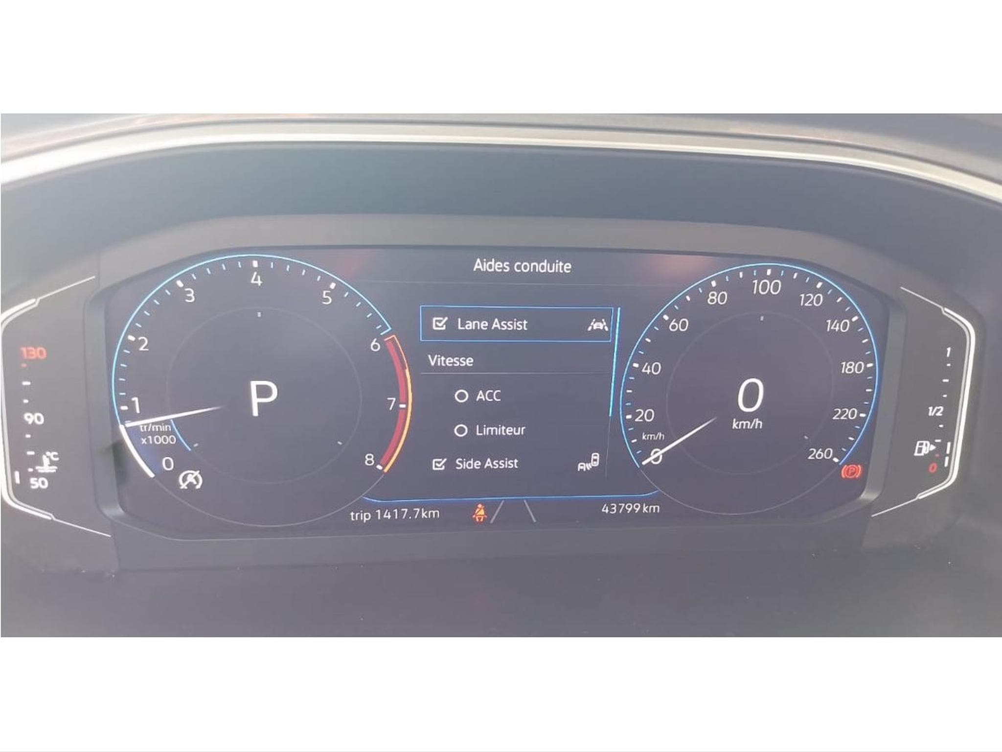 VW T-Roc 1.5 TSI 150CV DSG STYLE (2022) - Photo 18