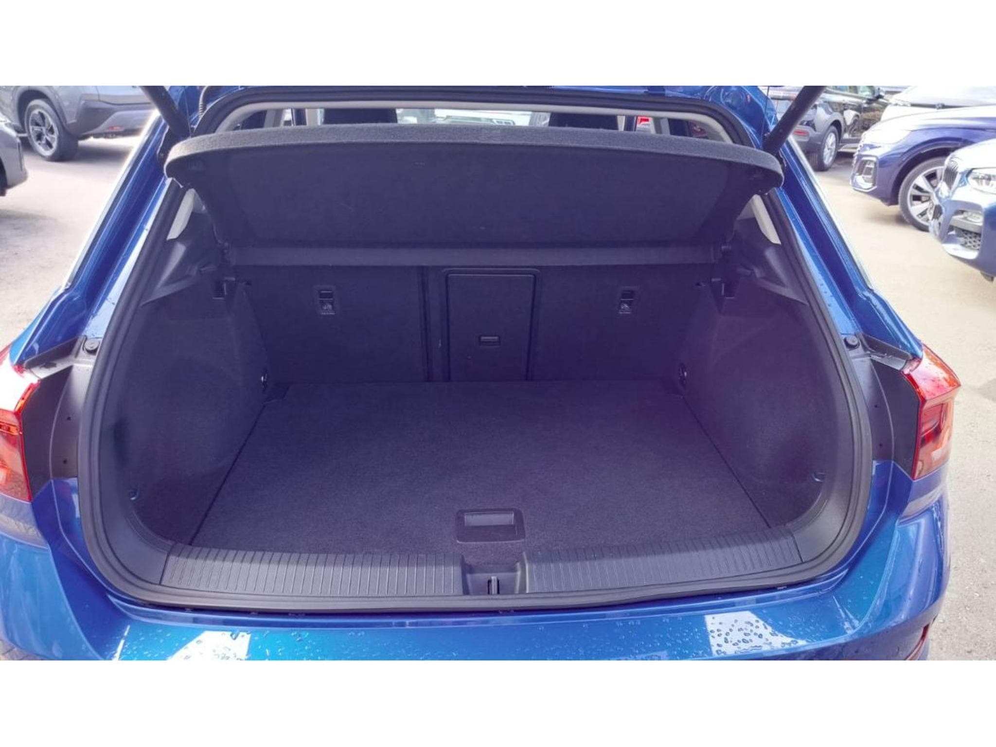 VW T-Roc 1.5 TSI 150CV DSG STYLE (2022) - Photo 20