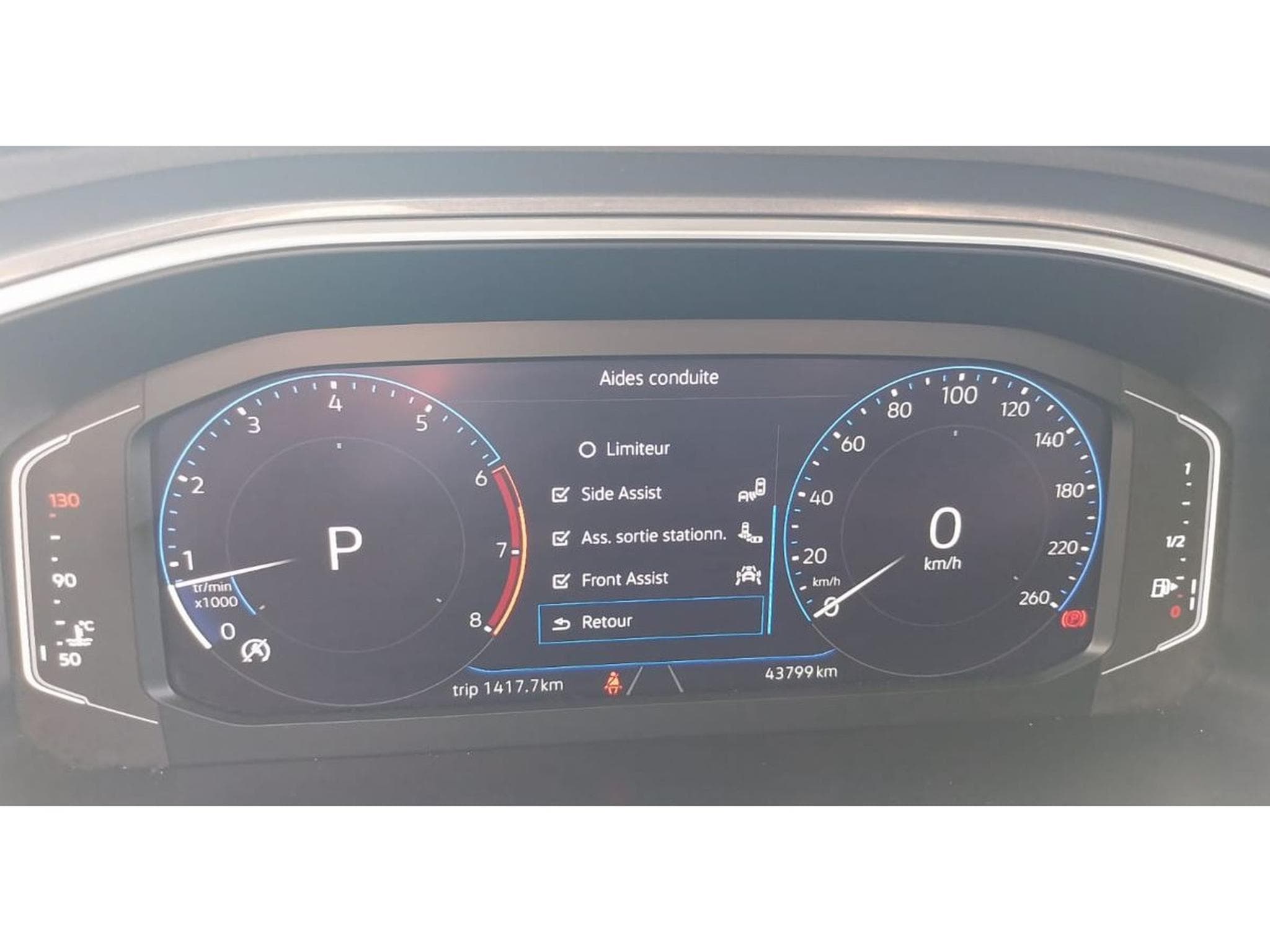VW T-Roc 1.5 TSI 150CV DSG STYLE (2022) - Photo 17