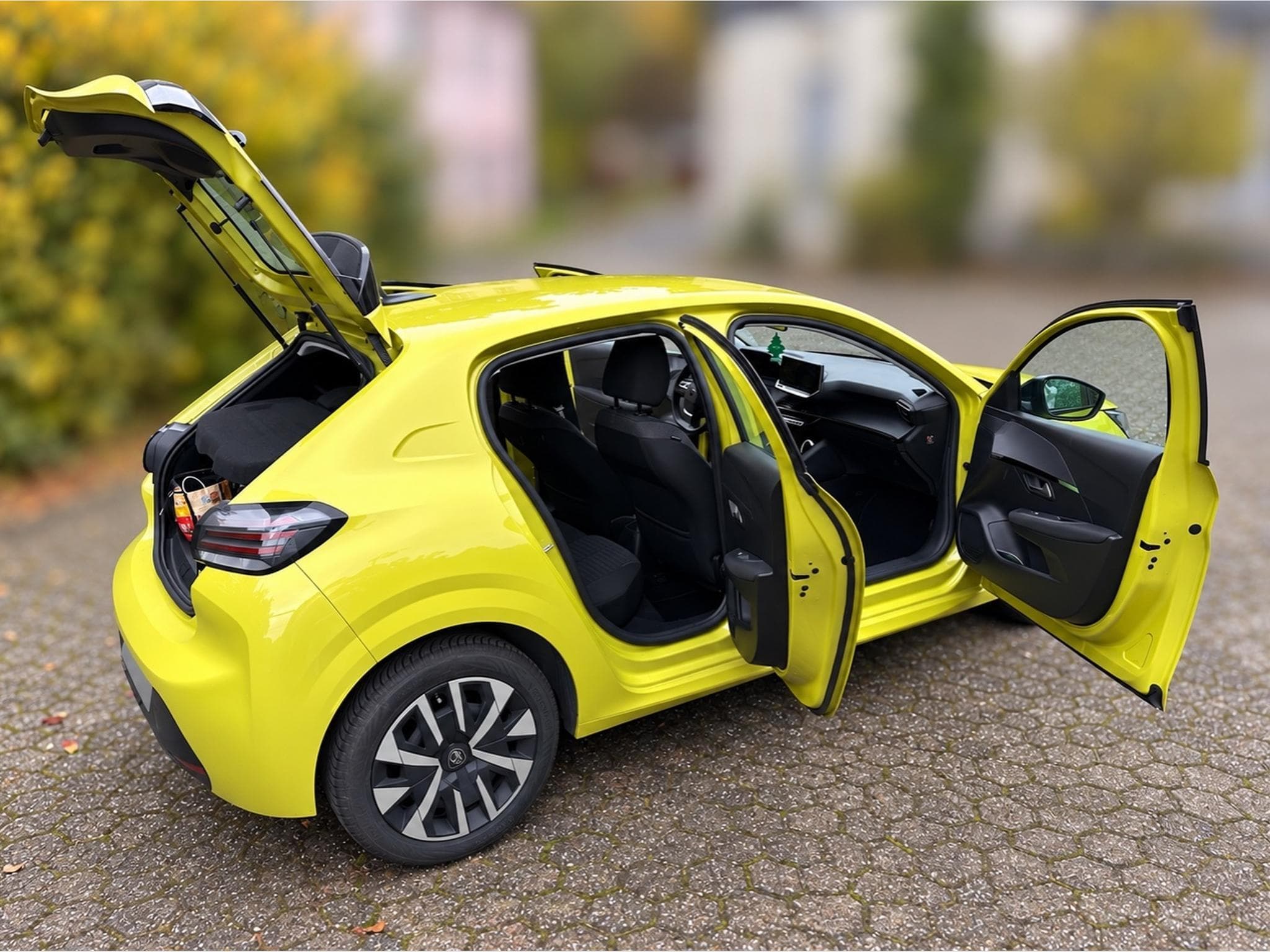 Peugeot 208 Active Puretech (2024) - Photo 1