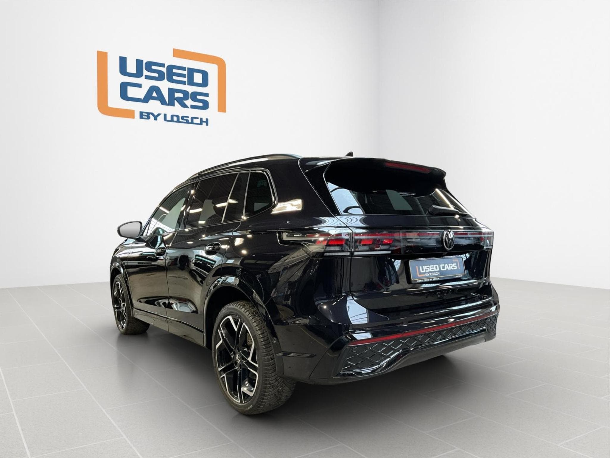 VW Tiguan R-Line+DSG+4M+Harman+AHK+Black-Style+Pano+Stand-H. (2024) - Photo 5