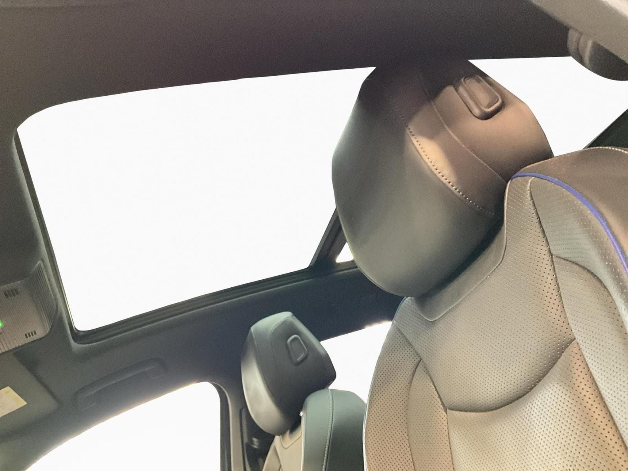 VW Tiguan R-Line+DSG+4M+Harman+AHK+Black-Style+Pano+Stand-H. (2024) - Photo 15