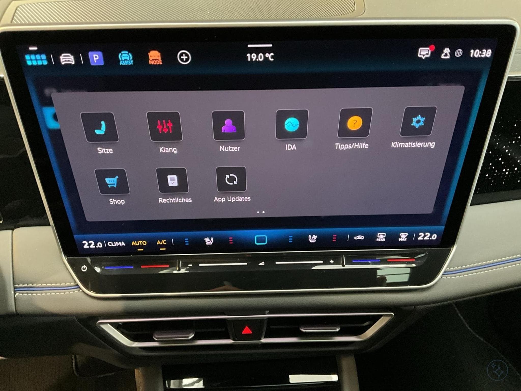 VW Tiguan R-Line+DSG+4M+Harman+AHK+Black-Style+Pano+Stand-H. (2024) - Photo 21