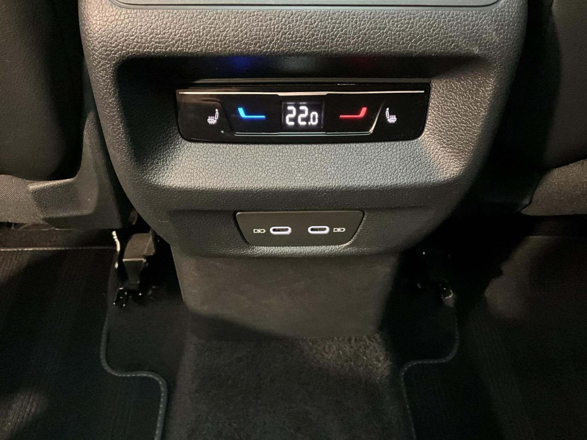 VW Tiguan R-Line+DSG+4M+Harman+AHK+Black-Style+Pano+Stand-H. (2024) - Photo 23